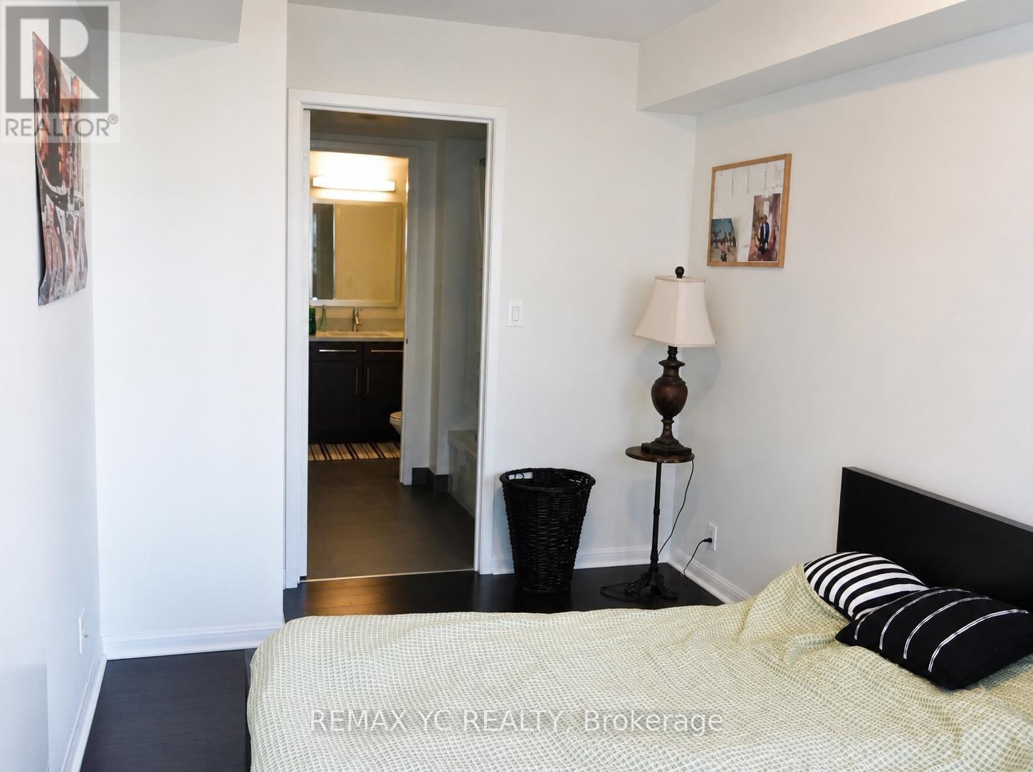 501 - 11 St Joseph Street, Toronto, Ontario  M4Y 3G4 - Photo 9 - C13430954