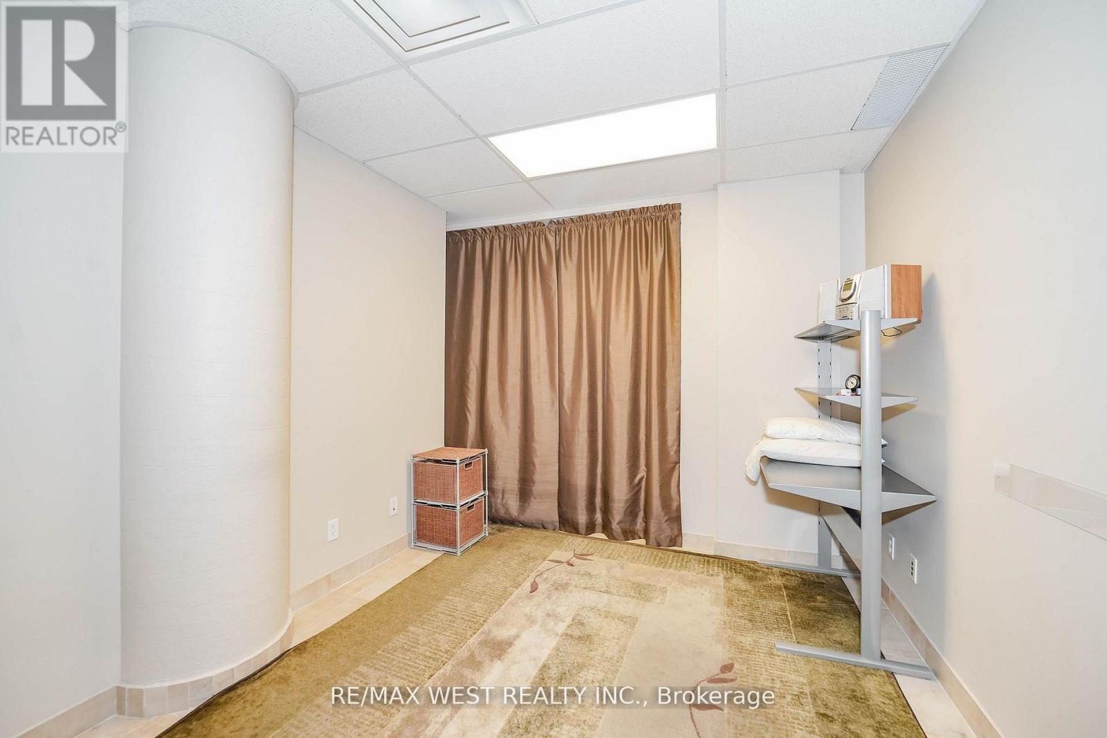 C3 - 800 Sheppard Avenue W, Toronto, Ontario  M3H 6B4 - Photo 8 - C13431130