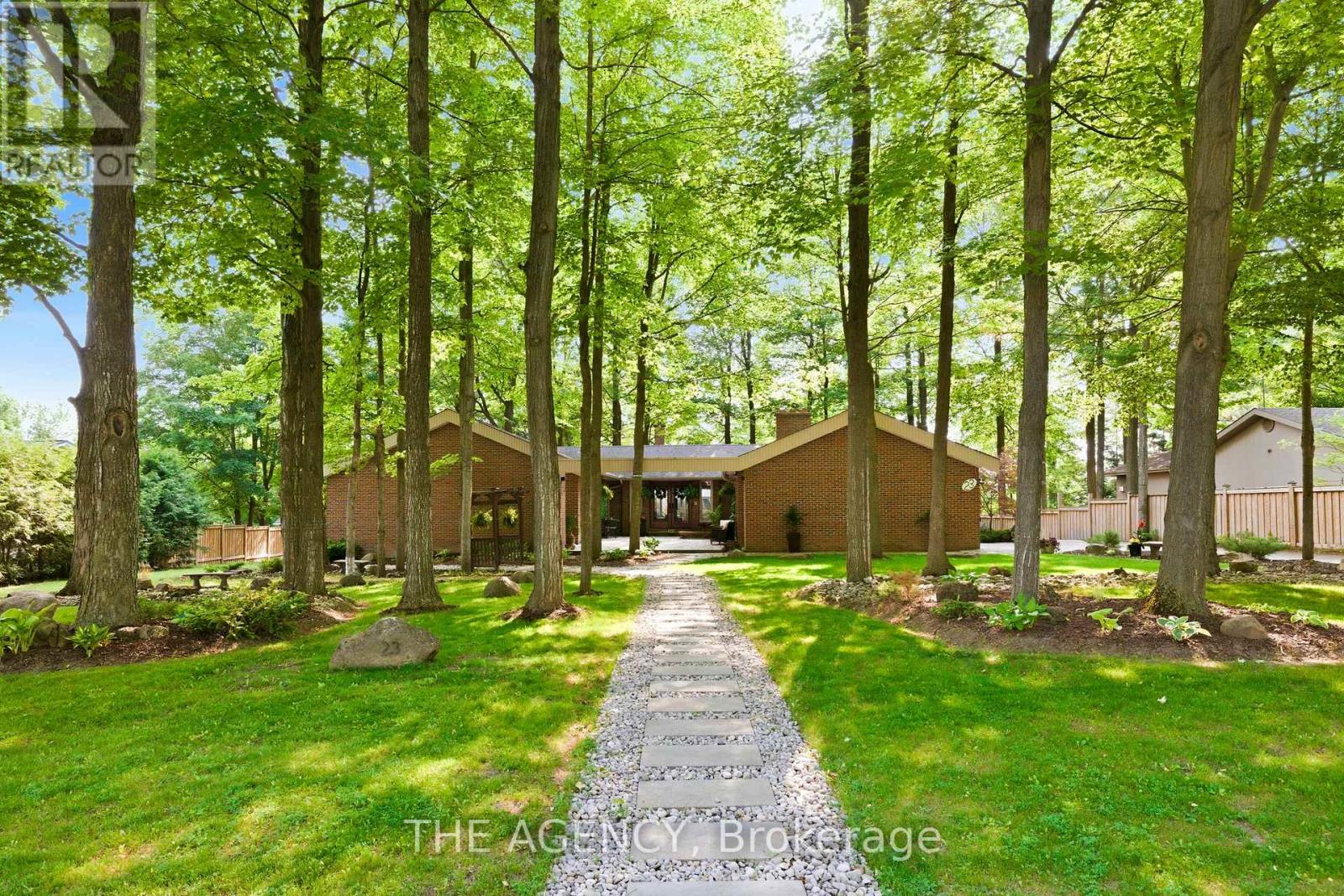 23 CEDARWOOD CRESCENT, King, Ontario