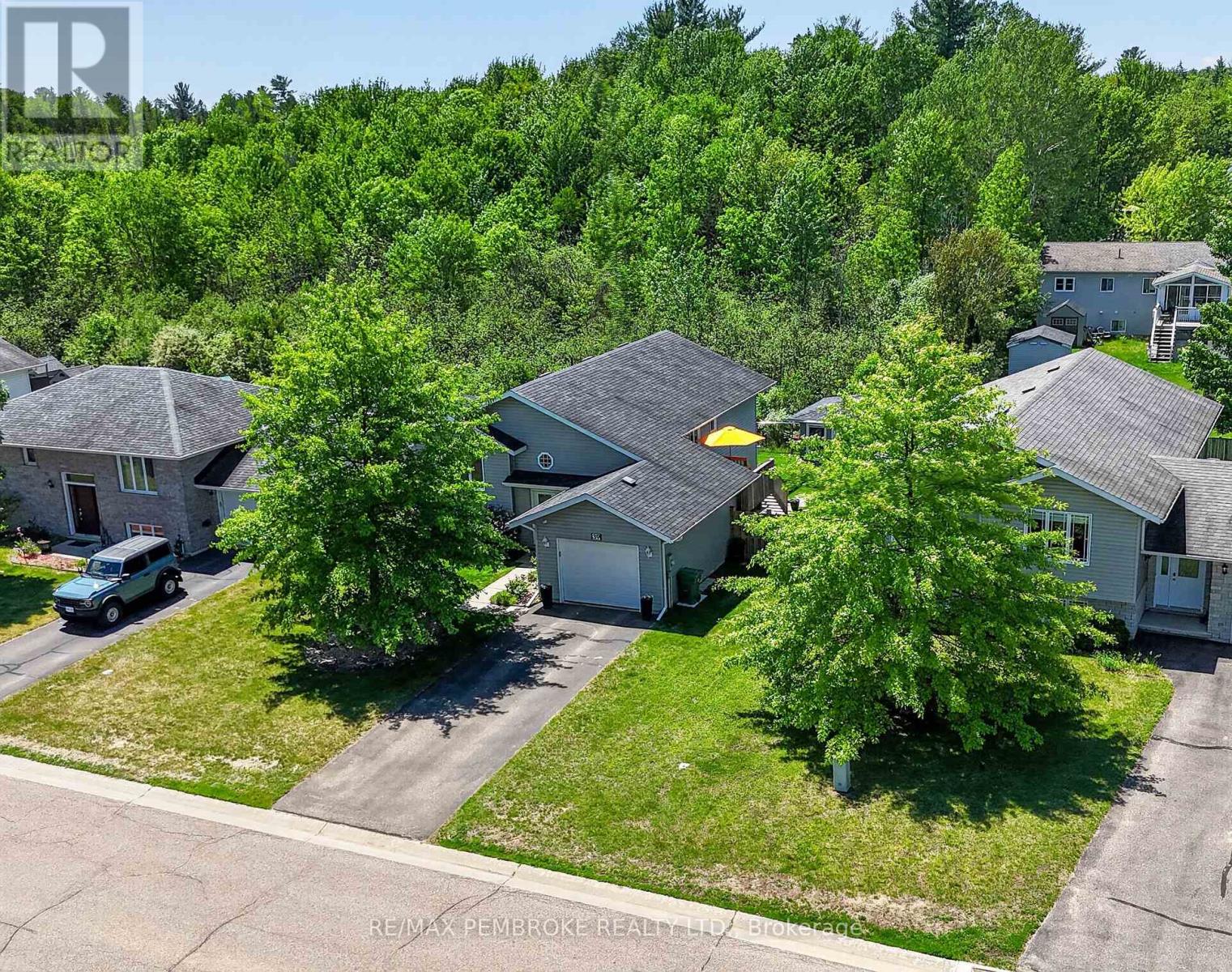 39 Oak Avenue, Petawawa, Ontario  K8H 0B5 - Photo 4 - X13431490