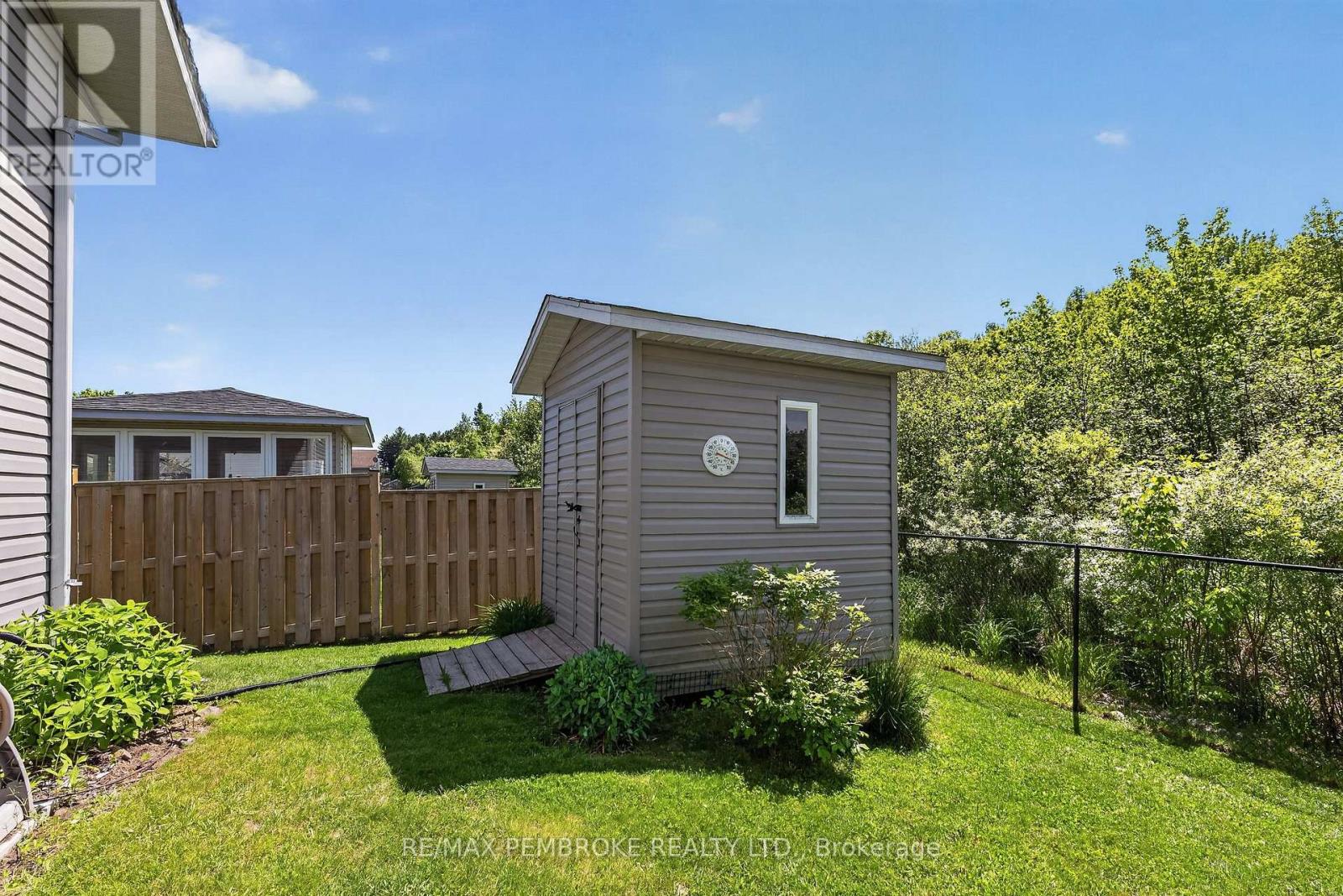 39 Oak Avenue, Petawawa, Ontario  K8H 0B5 - Photo 40 - X13431490