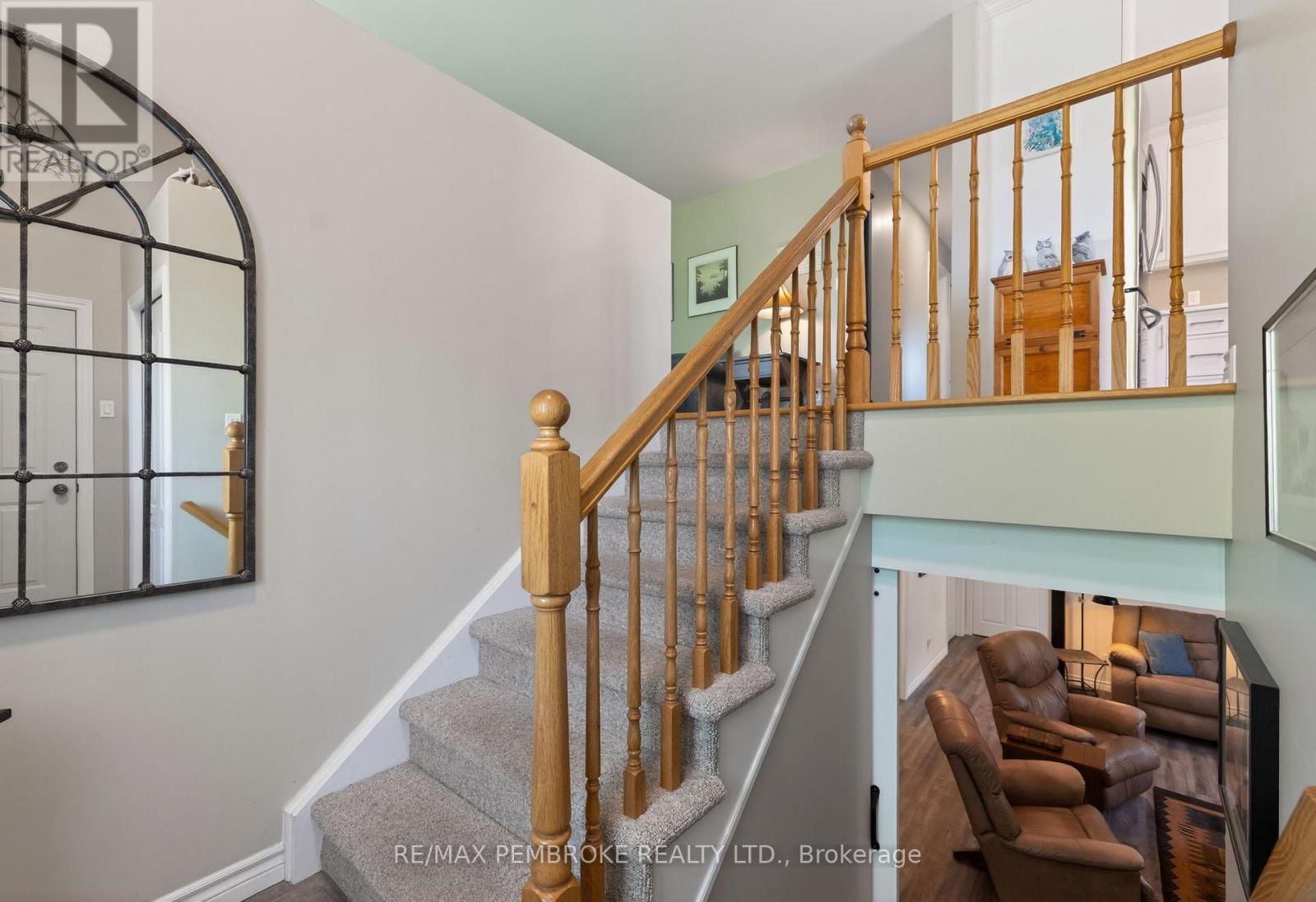 39 Oak Avenue, Petawawa, Ontario  K8H 0B5 - Photo 6 - X13431490