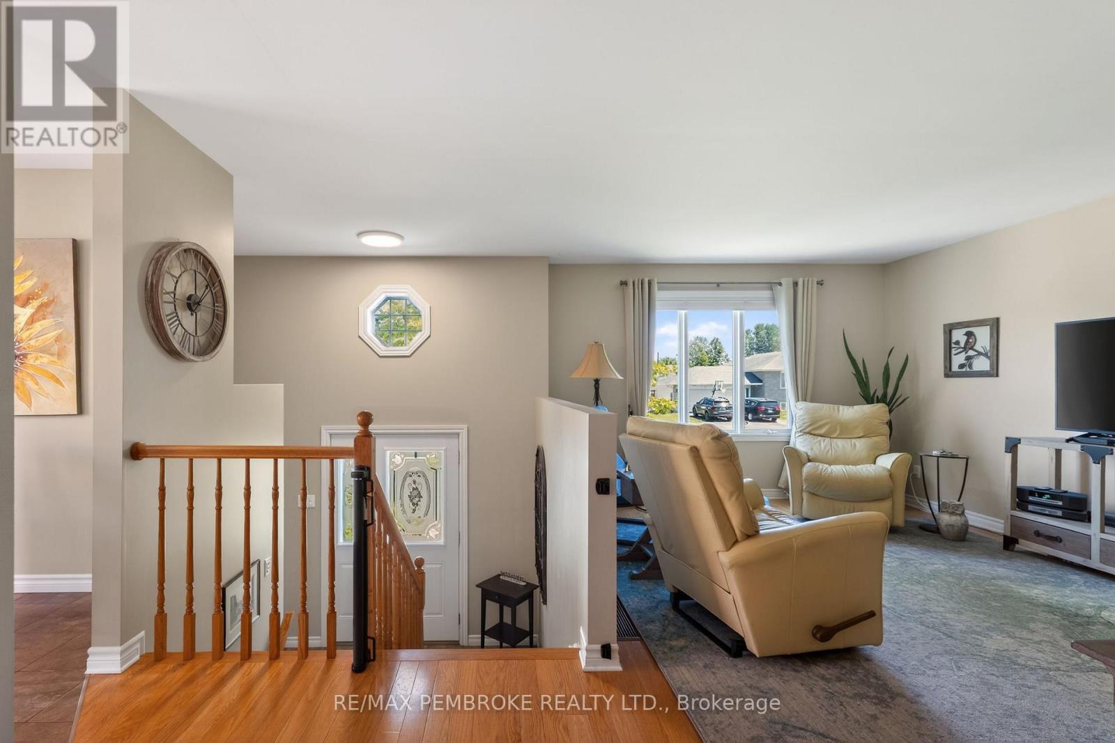 39 Oak Avenue, Petawawa, Ontario  K8H 0B5 - Photo 8 - X13431490