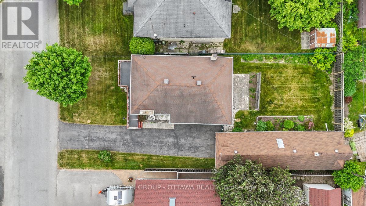 442 Wentworth Avenue, Ottawa, Ontario K2B 5J8 - Photo 2 - X13431246