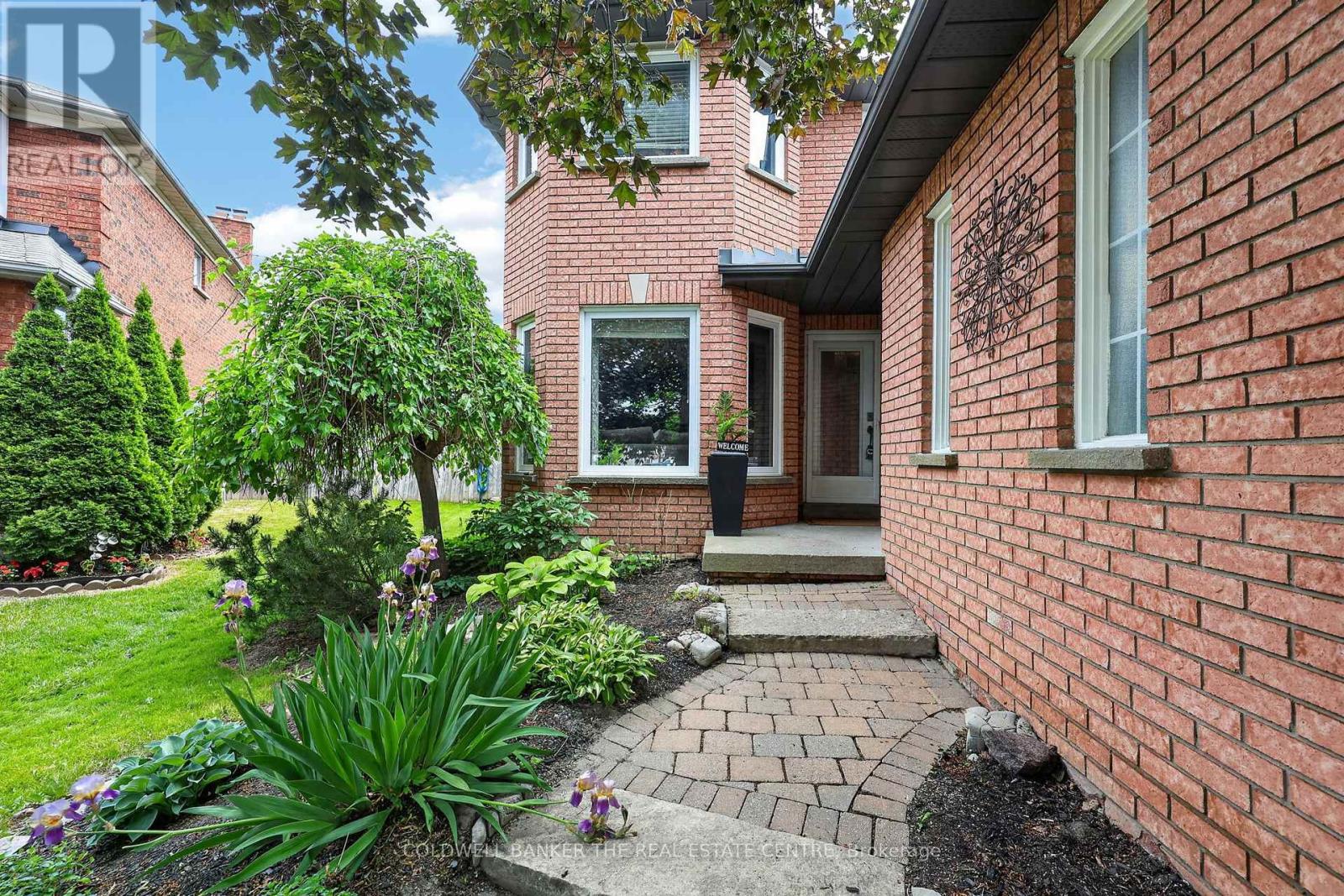 539 Veale Place, Newmarket, Ontario  L3Y 8H9 - Photo 4 - N13430960