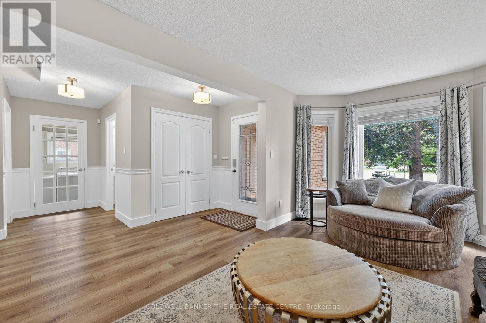 539 Veale Place, Newmarket, Ontario  L3Y 8H9 - Photo 8 - N13430960