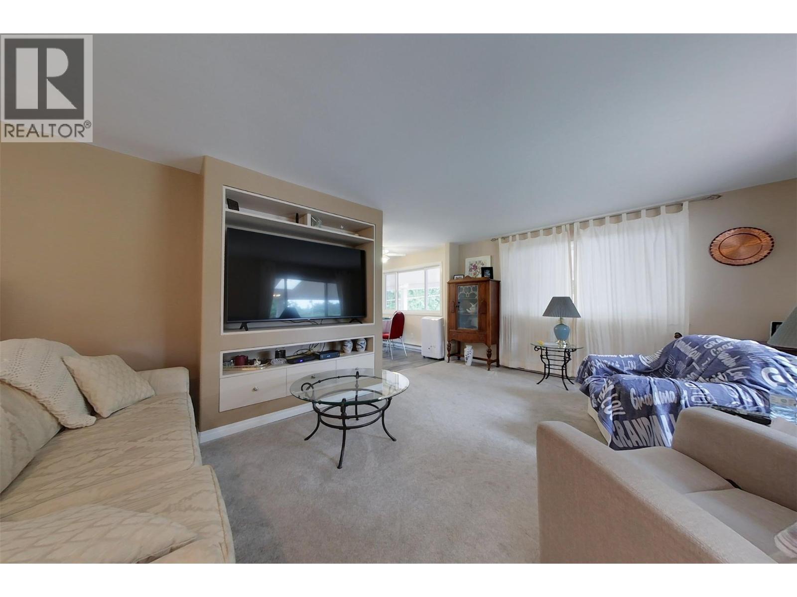 301 Fowler Street, Riondel, British Columbia  V0B 2B0 - Photo 12 - 10391102