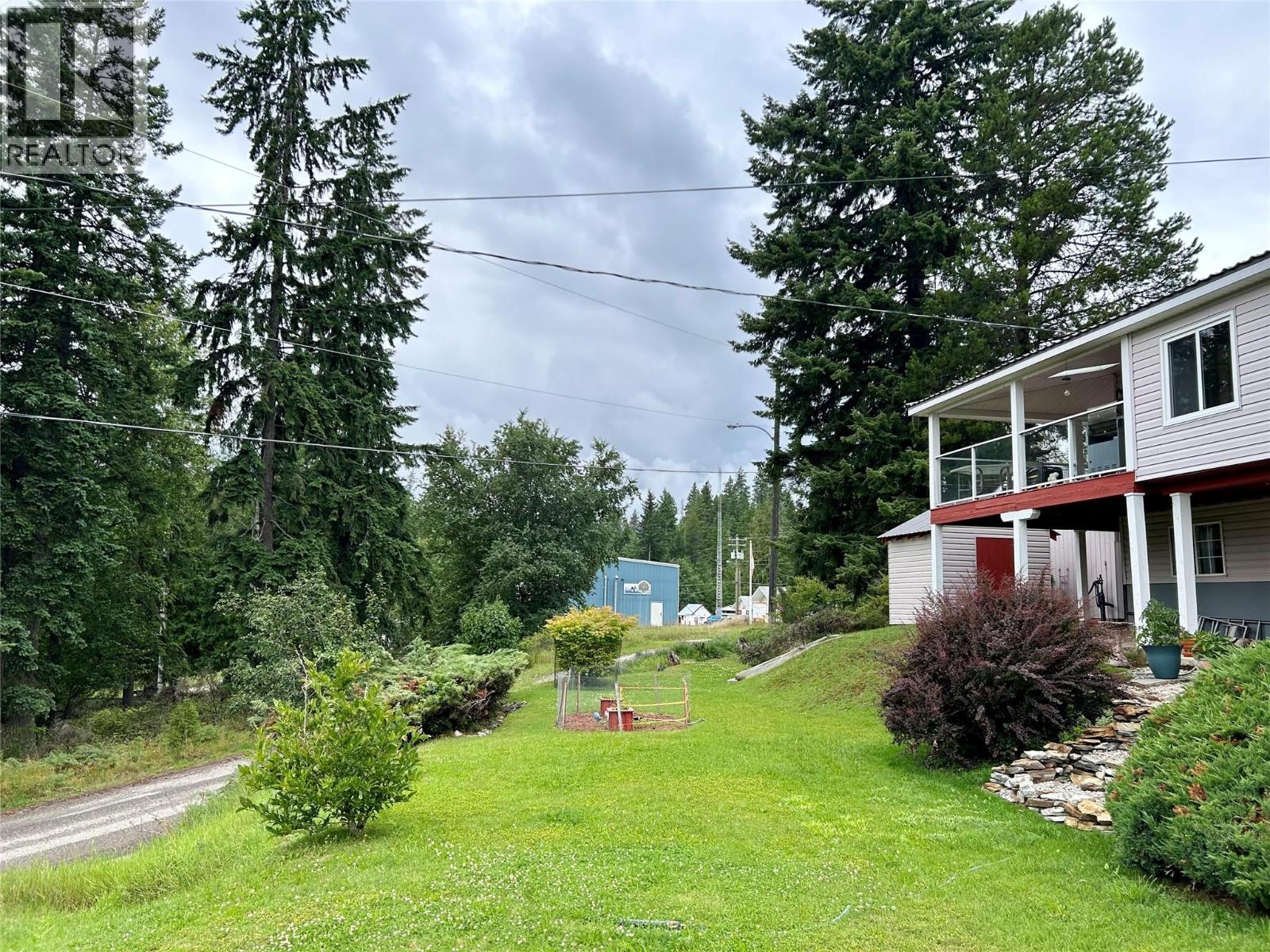 301 Fowler Street, Riondel, British Columbia  V0B 2B0 - Photo 32 - 10391102