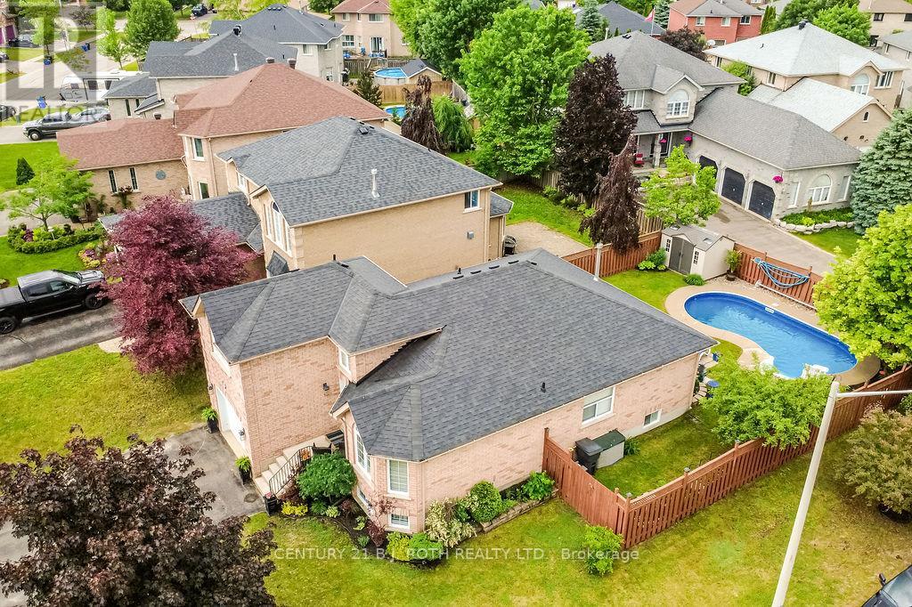 30 Mcavoy Drive, Barrie (Edgehill Drive), Ontario  L4N 0P8 - Photo 2 - S13430962