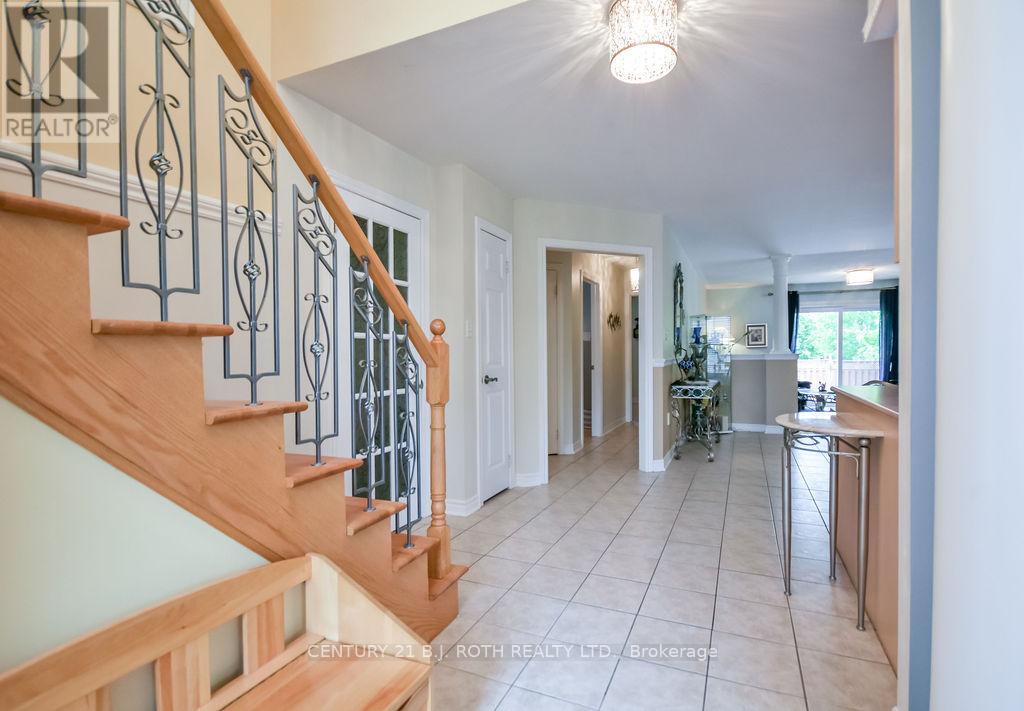 30 Mcavoy Drive, Barrie (Edgehill Drive), Ontario  L4N 0P8 - Photo 7 - S13430962