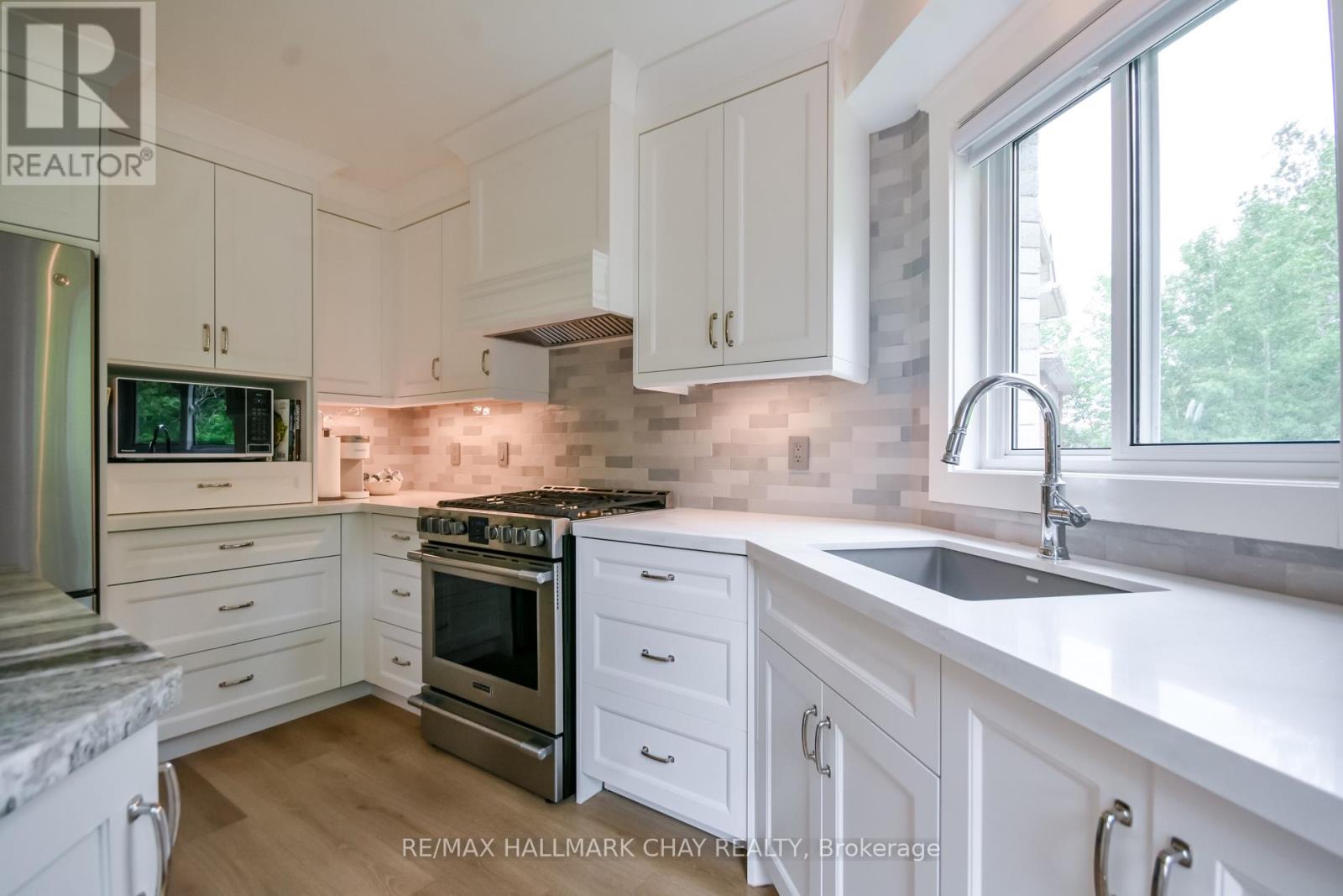 1 Hawkins Drive, Barrie, Ontario  L4N 0A5 - Photo 17 - S13431010