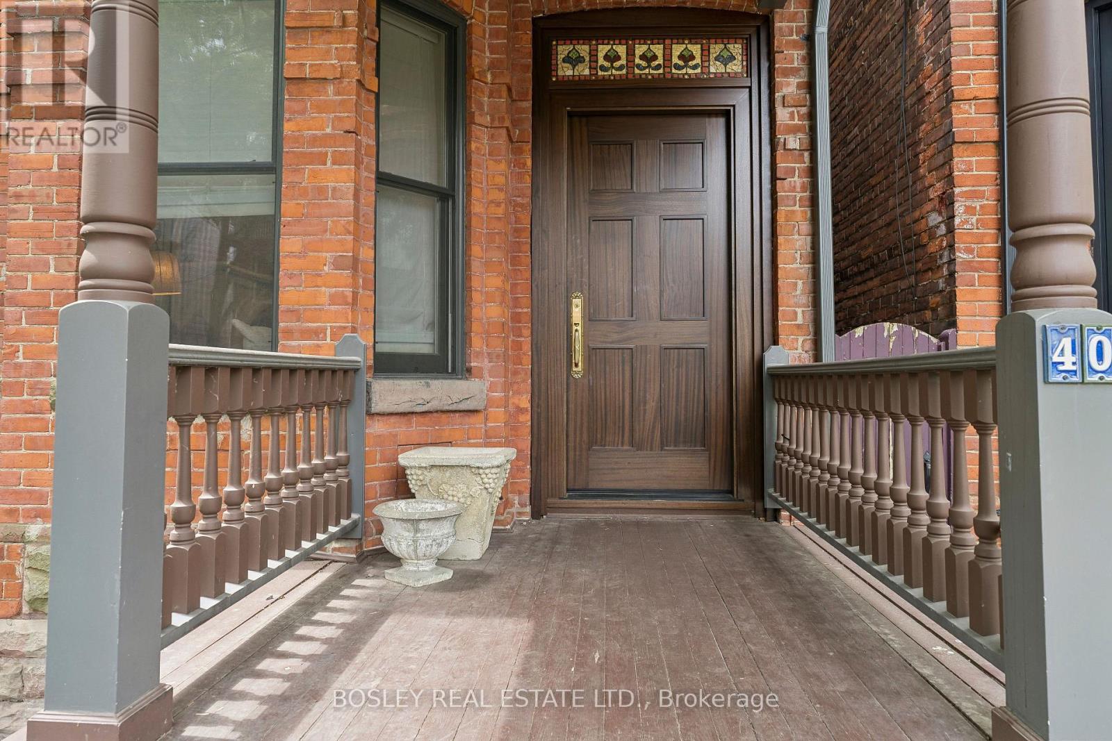 40 Fuller Avenue, Toronto, Ontario  M6R 2C3 - Photo 4 - W13430926