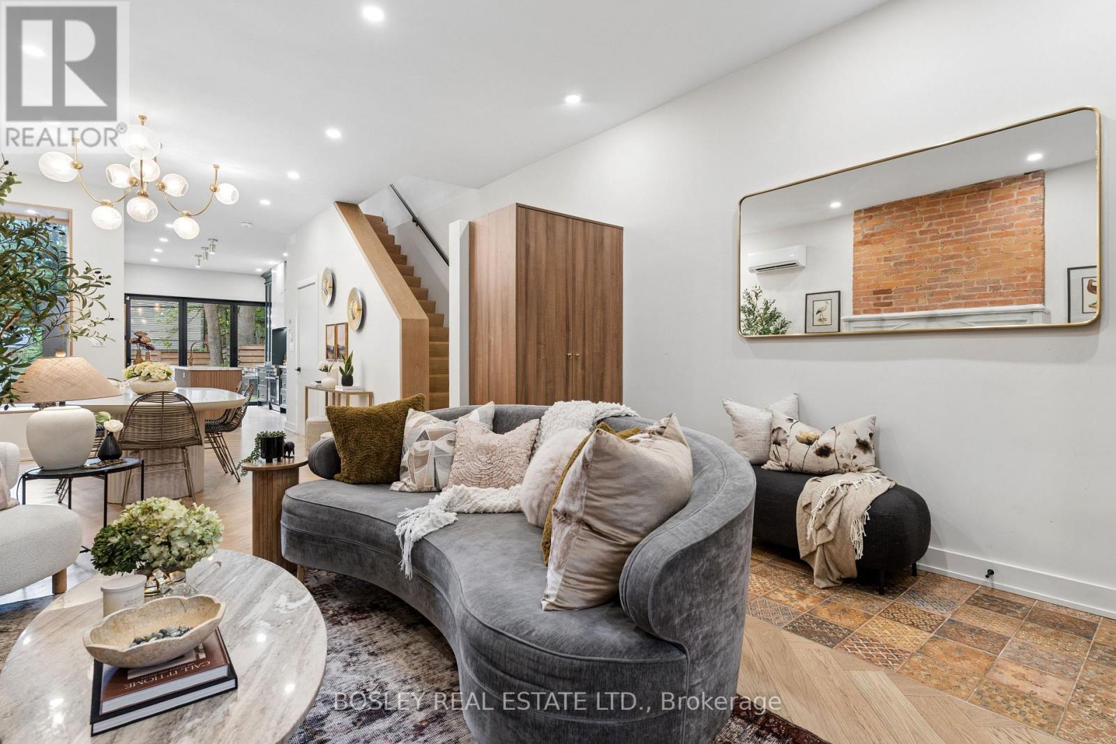 40 Fuller Avenue, Toronto, Ontario  M6R 2C3 - Photo 5 - W13430926