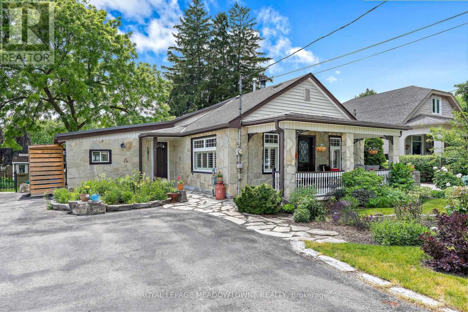 30 VICTORIA STREET, Halton Hills, Ontario