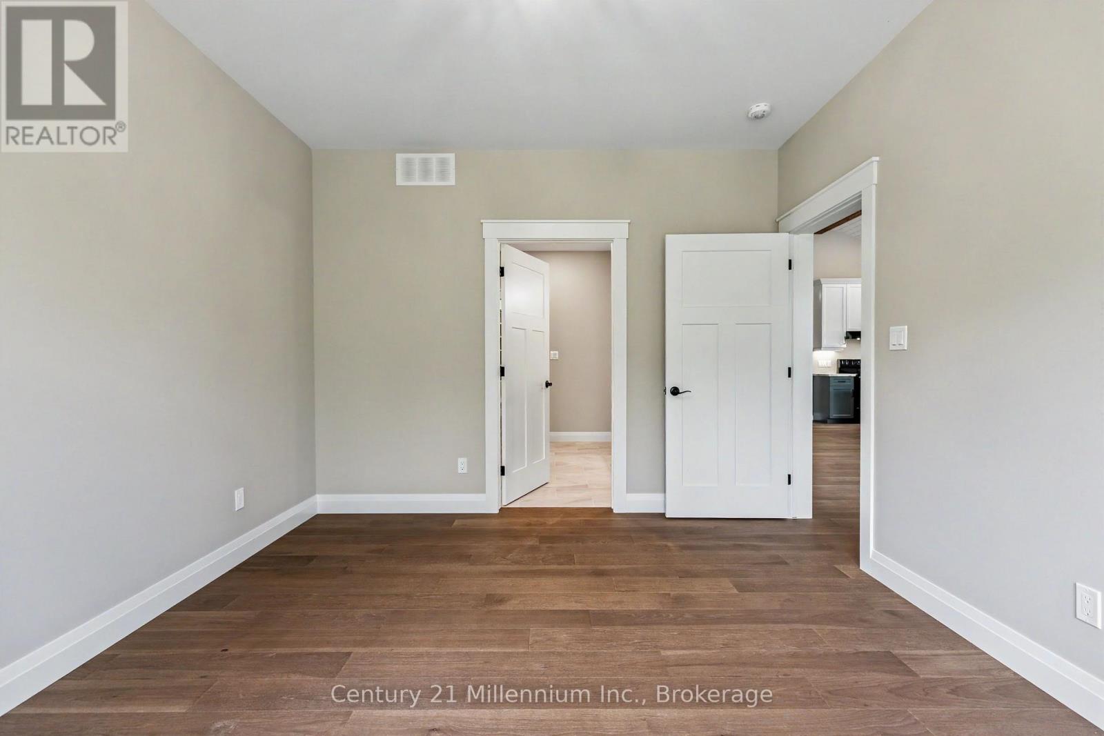 11 Grenville Street N, Saugeen Shores, Ontario N0H 2L0 - Photo 17 - X13431328