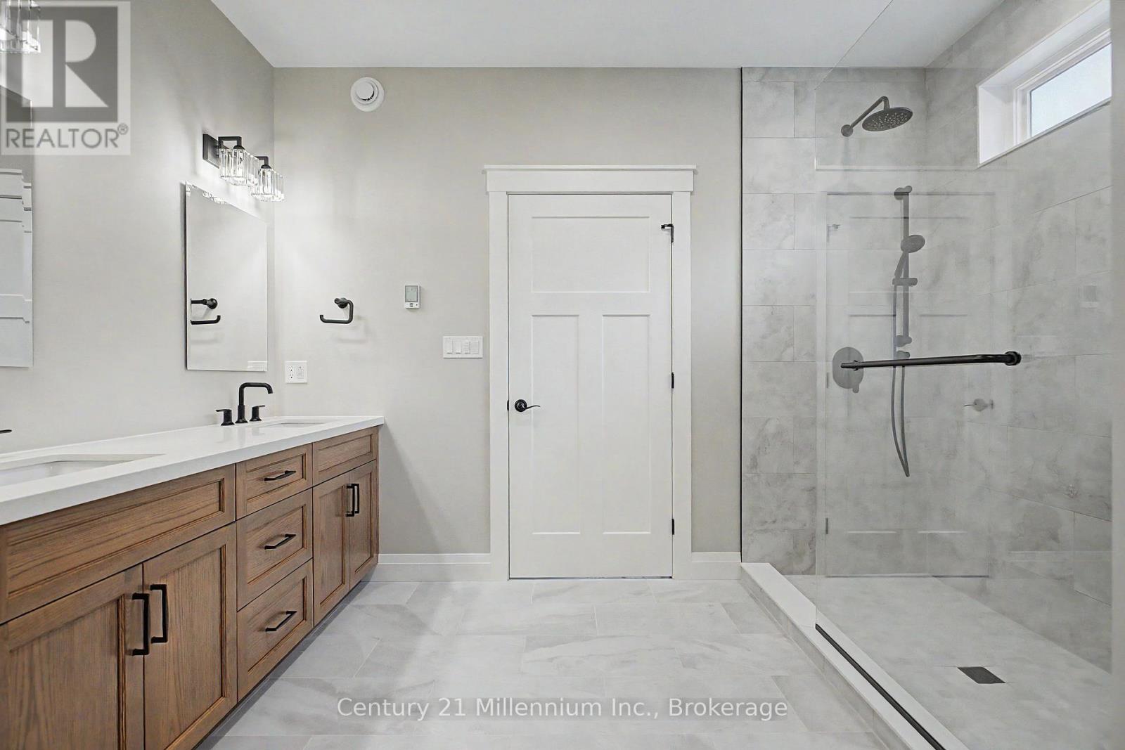 11 Grenville Street N, Saugeen Shores, Ontario N0H 2L0 - Photo 20 - X13431328