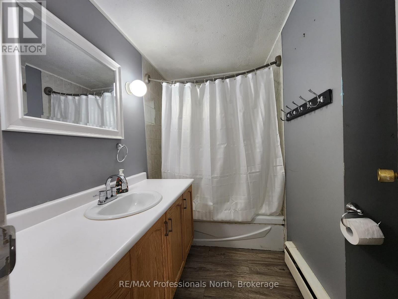 3 Wellington Street, Bracebridge, Ontario  P1L 1E8 - Photo 6 - X13431394