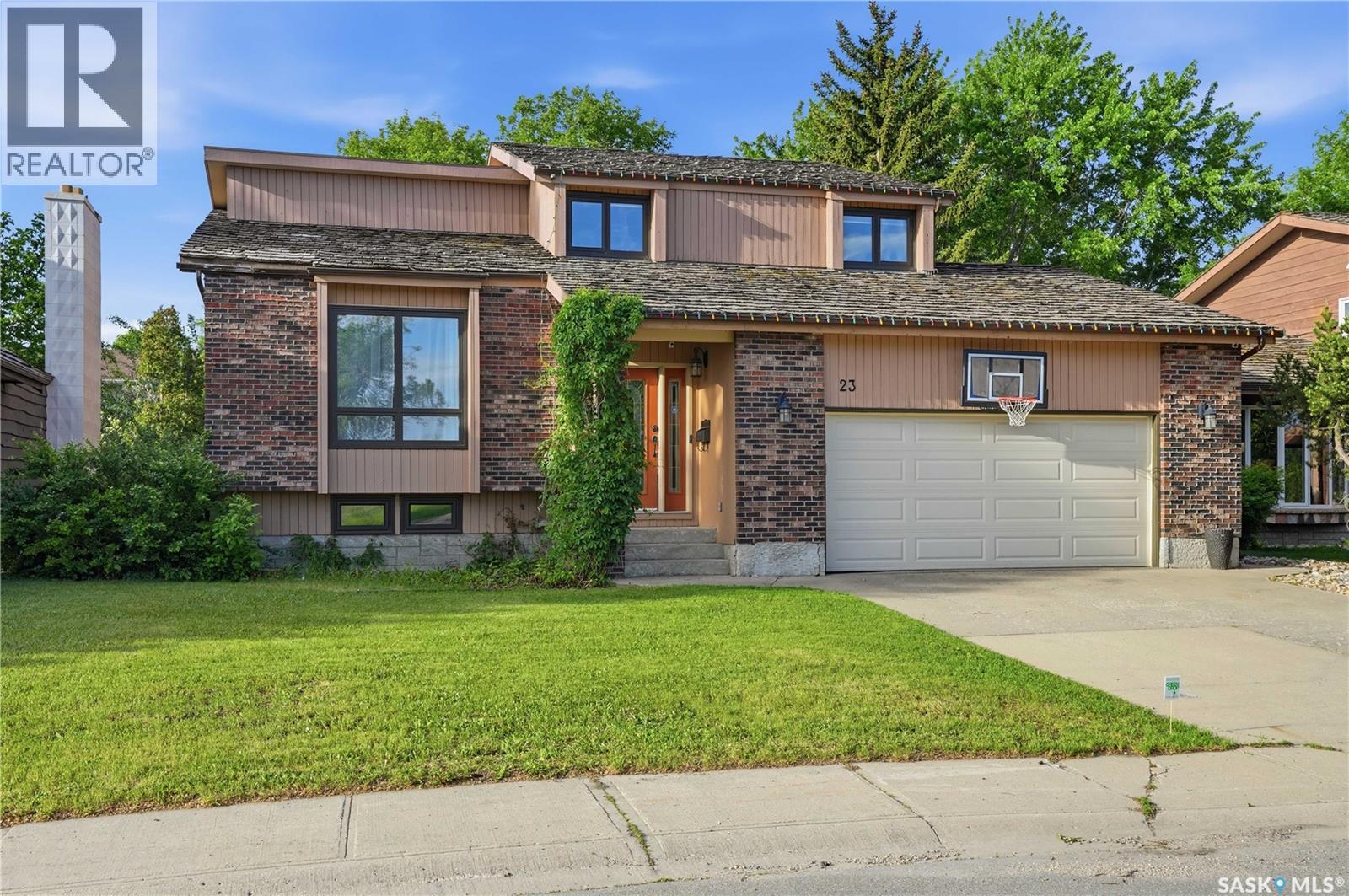 23 Cowie Road, Regina, Saskatchewan  S4S 6S2 - Photo 2 - SK039060