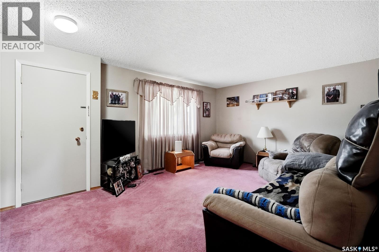 7 Upland Drive, Regina, Saskatchewan  S4R 0B8 - Photo 3 - SK038925