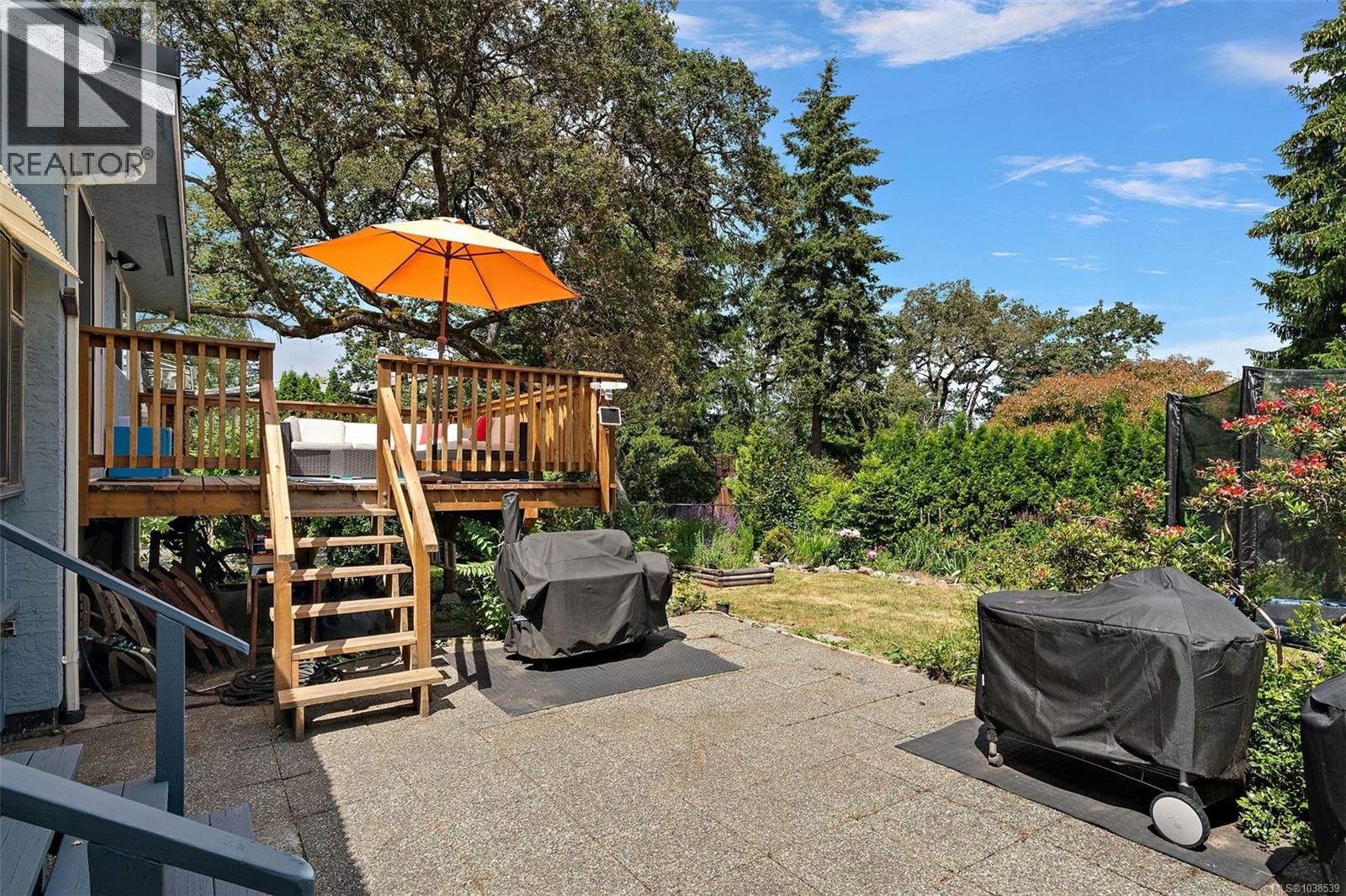 4143 Cedar Hill Rd, Saanich, British Columbia  V8N 3C2 - Photo 39 - 1038539