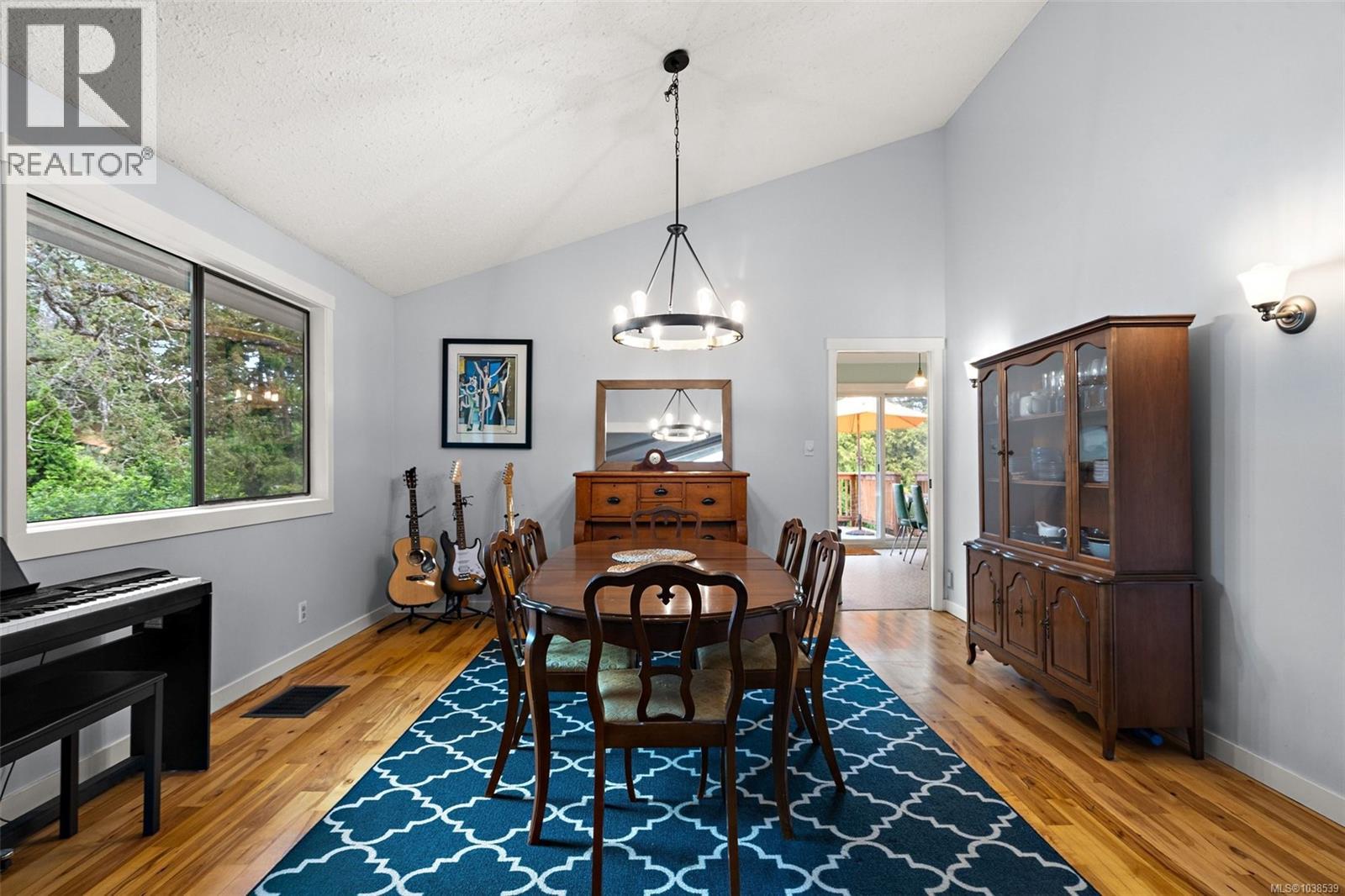 4143 Cedar Hill Rd, Saanich, British Columbia  V8N 3C2 - Photo 6 - 1038539