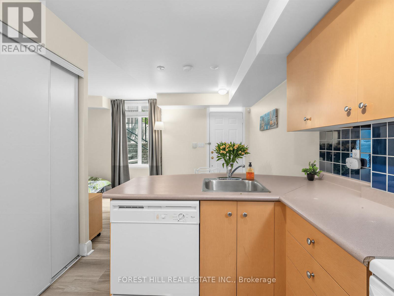 124 - 415 JARVIS STREET Toronto (Cabbagetown-South St. James Town), ON M4Y 3C1