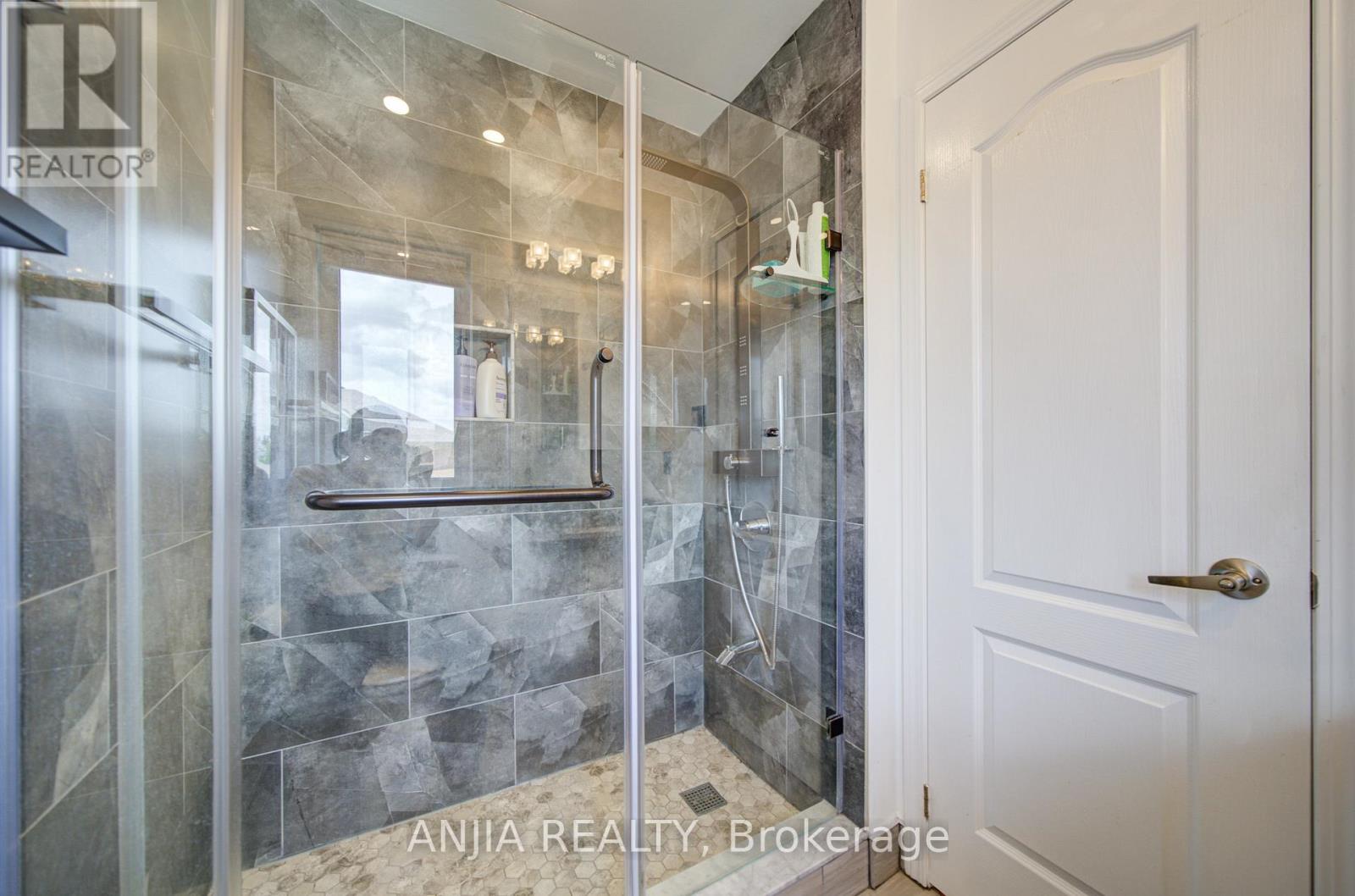 31 Calafia Street, Markham, Ontario  L6B 0H6 - Photo 27 - N13431422