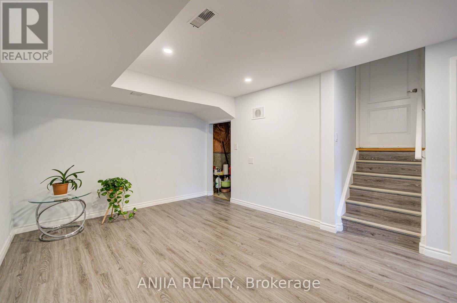 31 Calafia Street, Markham, Ontario  L6B 0H6 - Photo 35 - N13431422