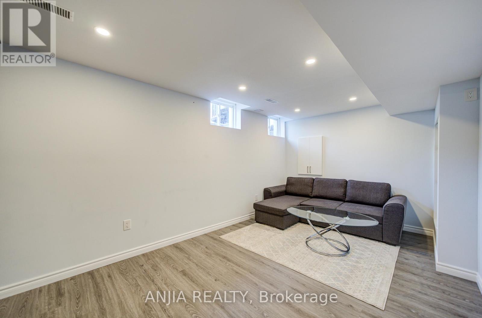 31 Calafia Street, Markham, Ontario  L6B 0H6 - Photo 37 - N13431422