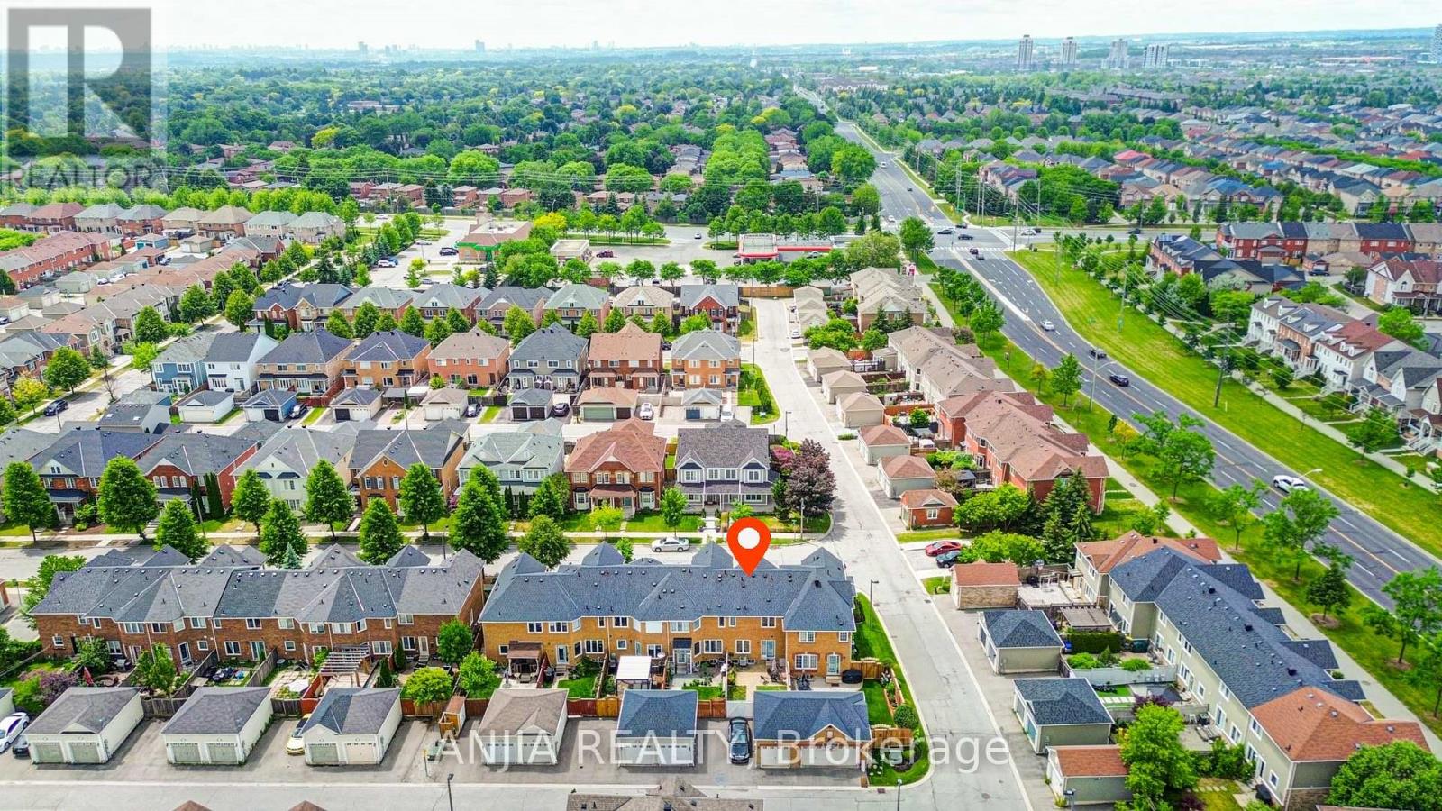 31 Calafia Street, Markham, Ontario  L6B 0H6 - Photo 5 - N13431422
