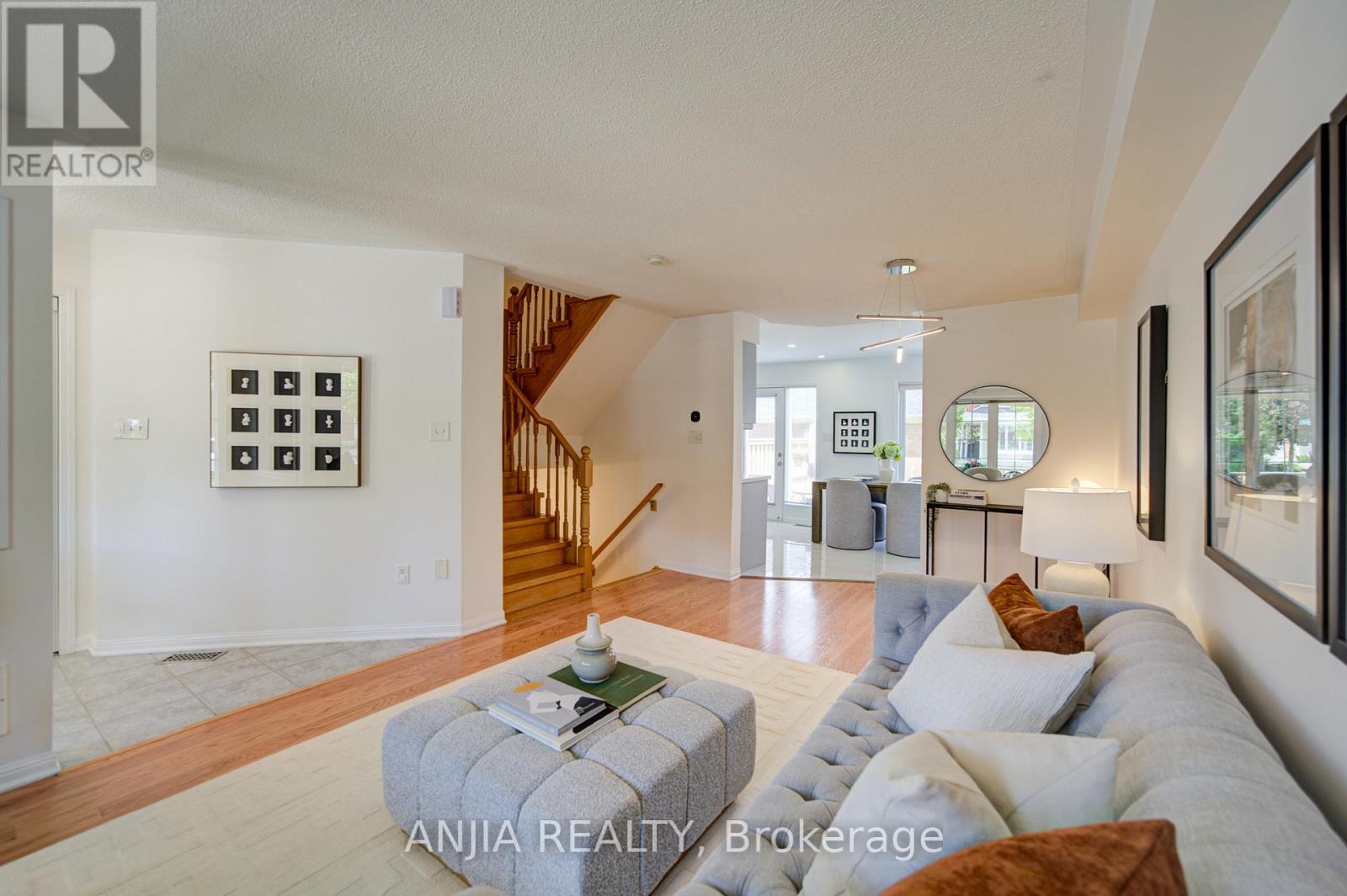 31 Calafia Street, Markham, Ontario  L6B 0H6 - Photo 8 - N13431422