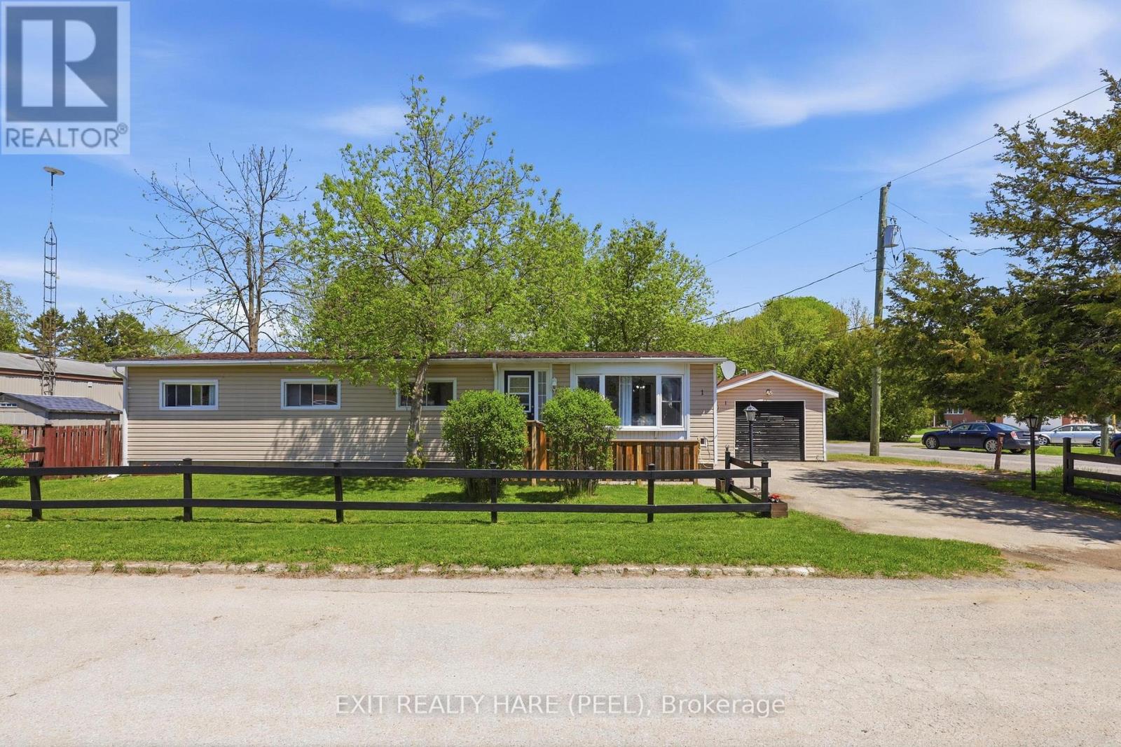 1 Centre Park Street, Essa, Ontario  L3W 0A5 - Photo 1 - N13431576