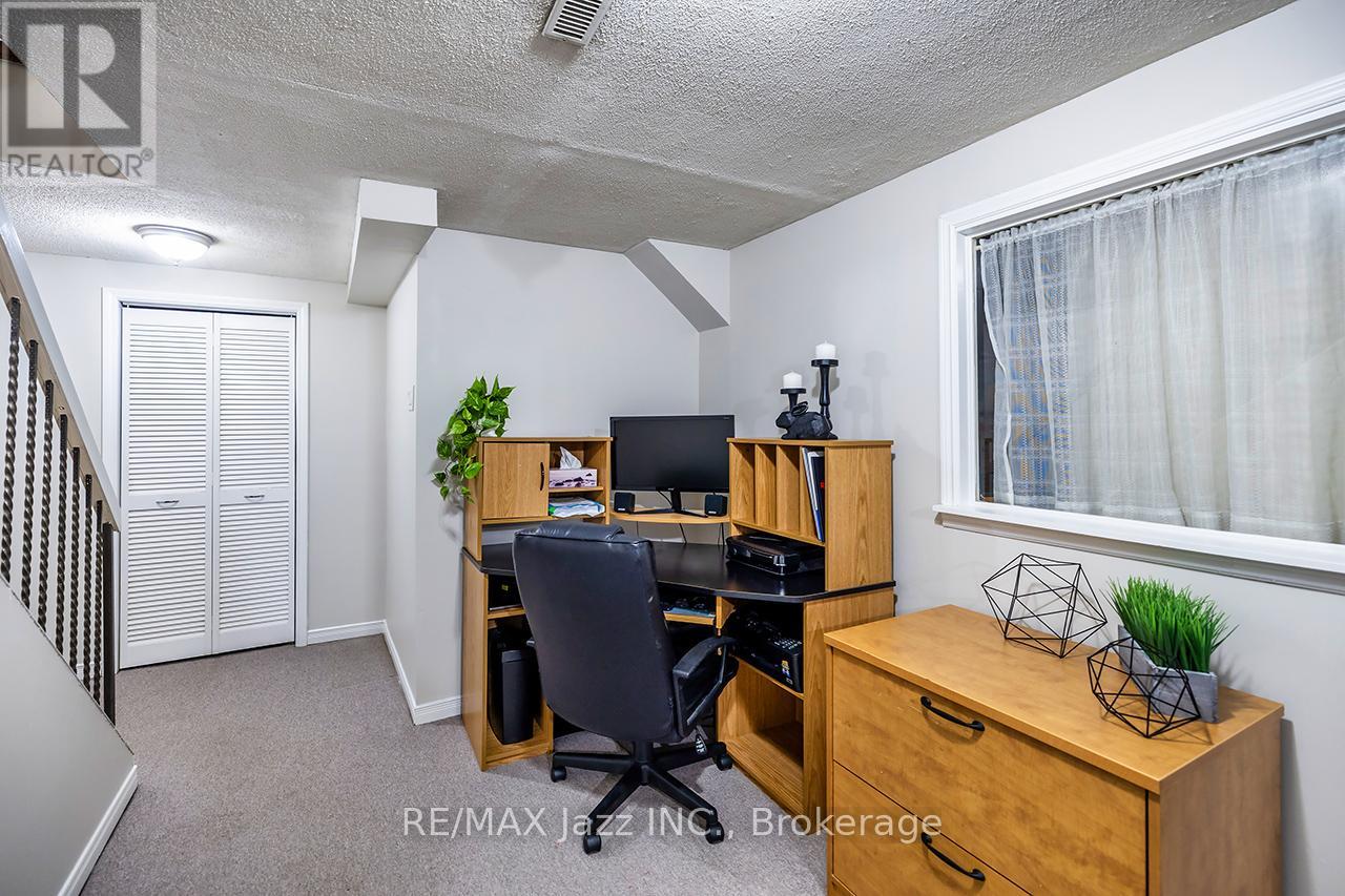 2 Barrow Court, Whitby, Ontario  L1P 1E4 - Photo 29 - E13431684