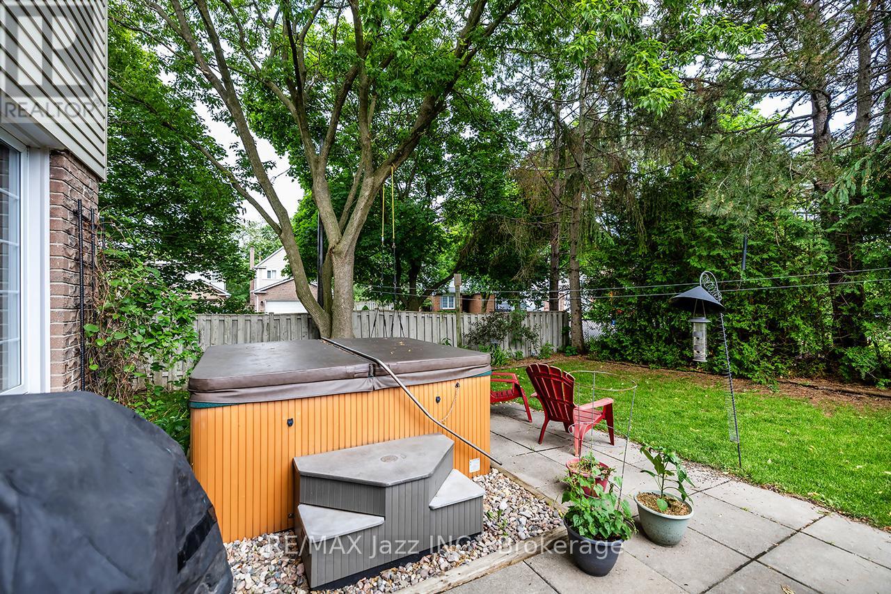 2 Barrow Court, Whitby, Ontario  L1P 1E4 - Photo 34 - E13431684