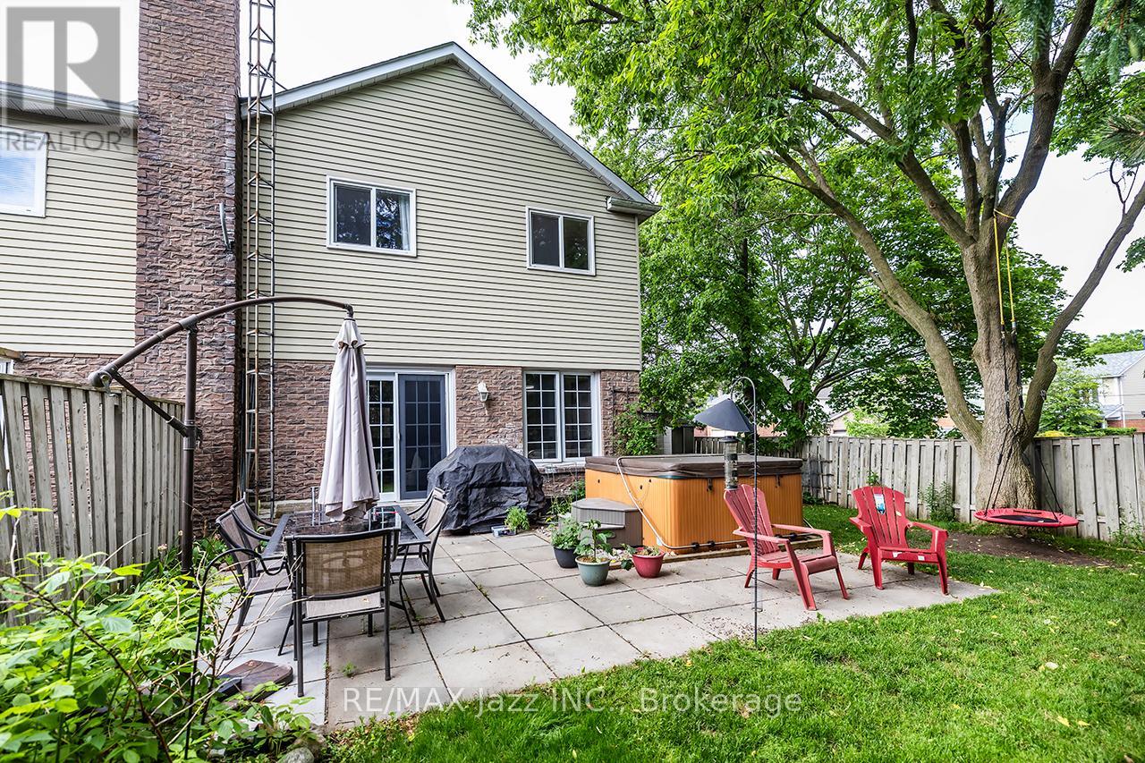 2 Barrow Court, Whitby, Ontario  L1P 1E4 - Photo 35 - E13431684