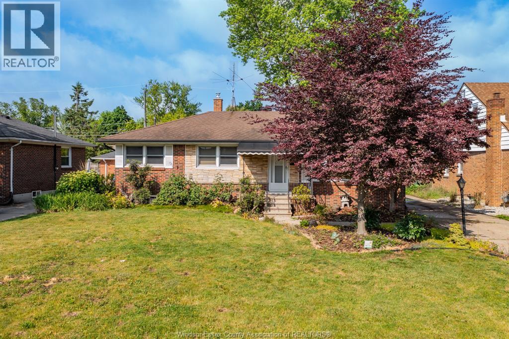 3063 BRUCE AVENUE, Windsor, Ontario