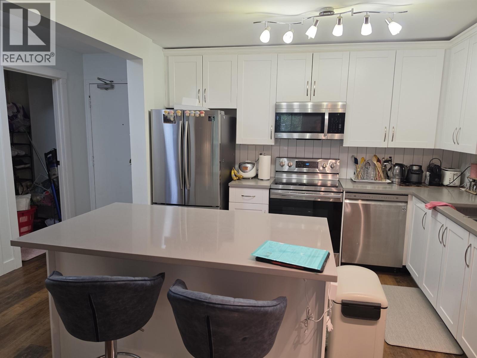 218 932 Robinson Street, Coquitlam, British Columbia  V3J 7R8 - Photo 5 - R3129222