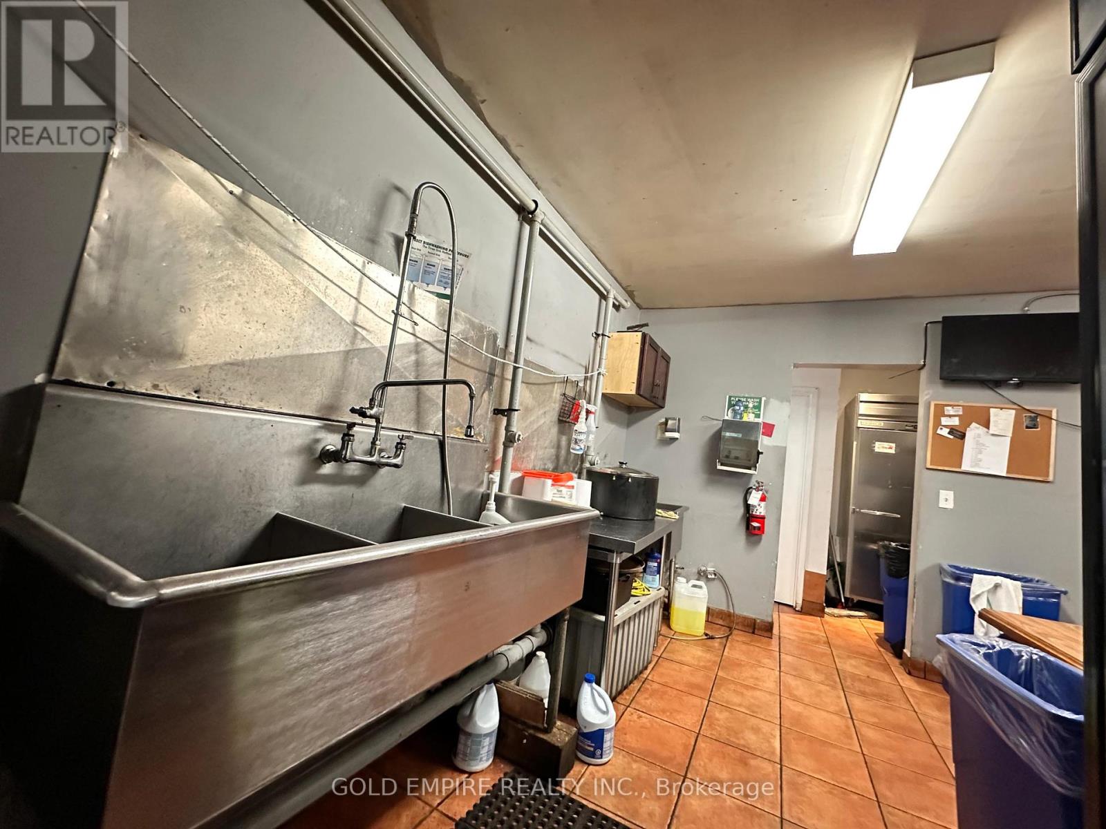 1487 Dundas Street, London East, Ontario  N5W 3B8 - Photo 16 - X13431706