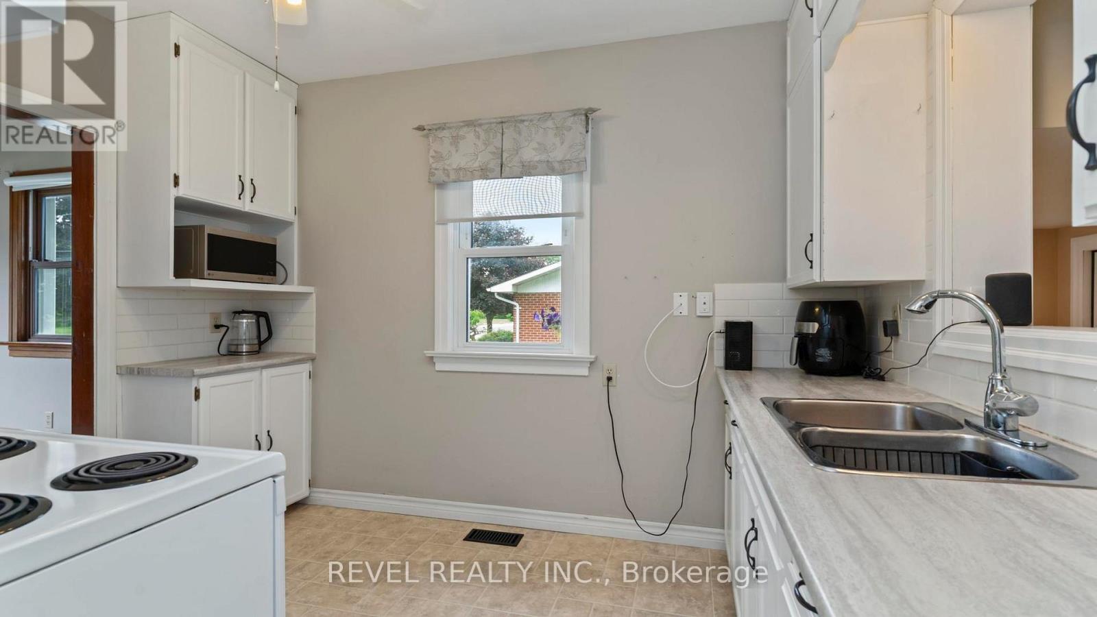 91 Lamila Street, Chatham-Kent, Ontario  N0P 2K0 - Photo 8 - X13431716