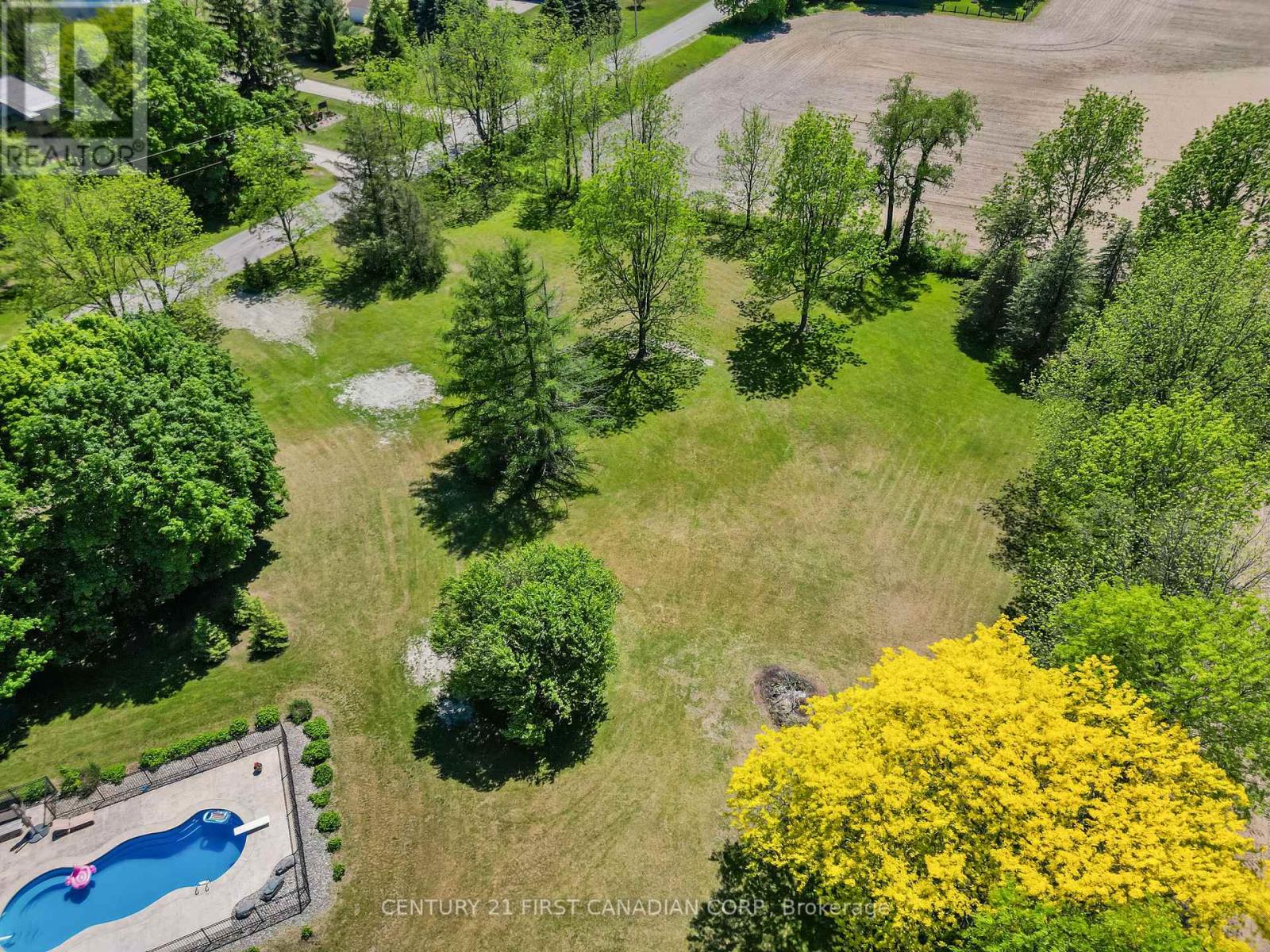 8346 Parkhouse Drive, Strathroy-Caradoc, Ontario  N0L 1W0 - Photo 4 - X13431782