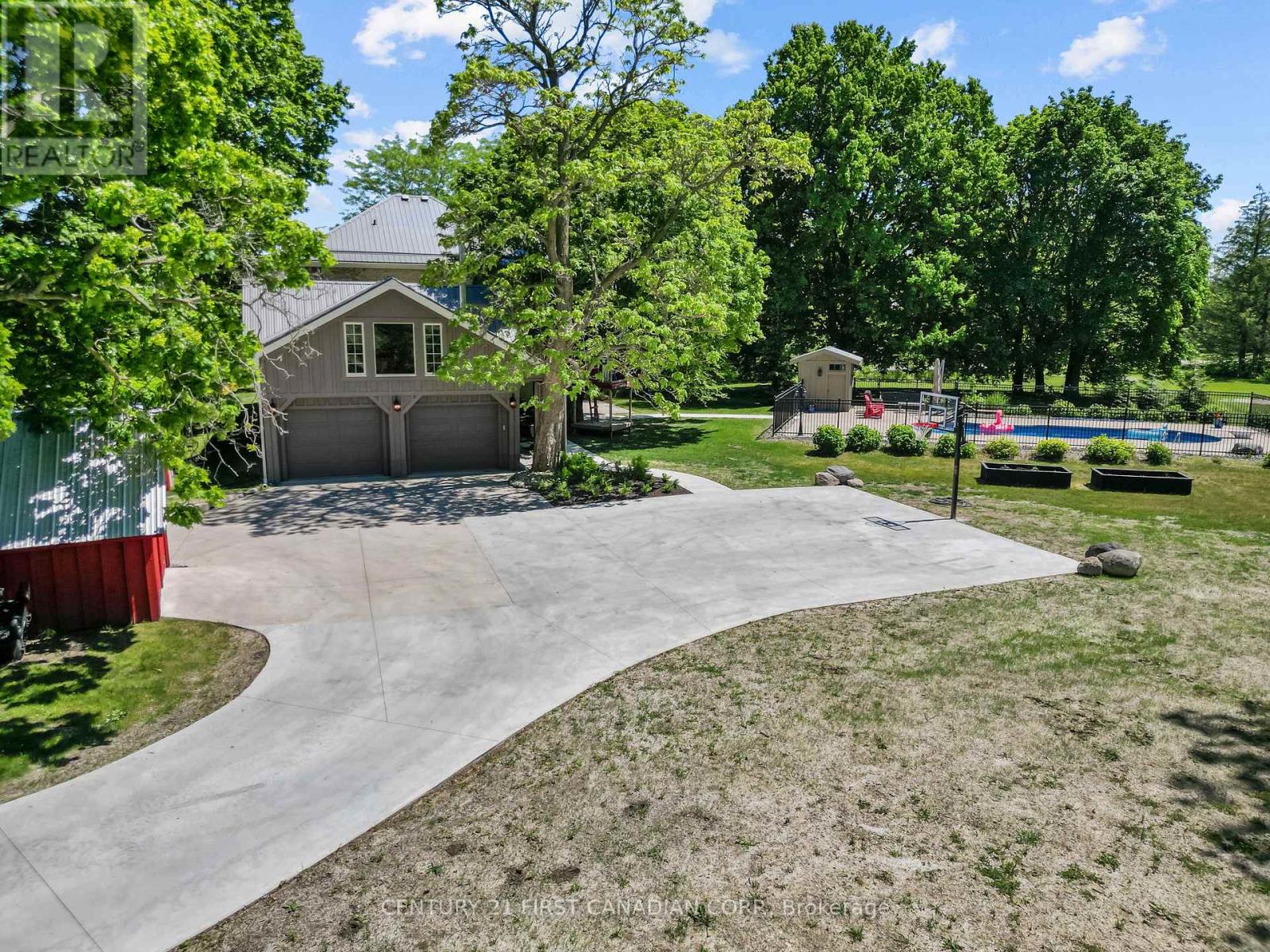 8346 Parkhouse Drive, Strathroy-Caradoc, Ontario  N0L 1W0 - Photo 8 - X13431782
