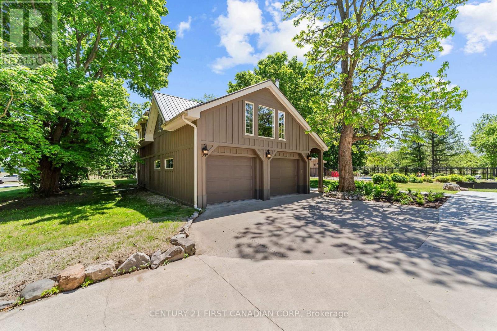 8346 Parkhouse Drive, Strathroy-Caradoc, Ontario  N0L 1W0 - Photo 9 - X13431782