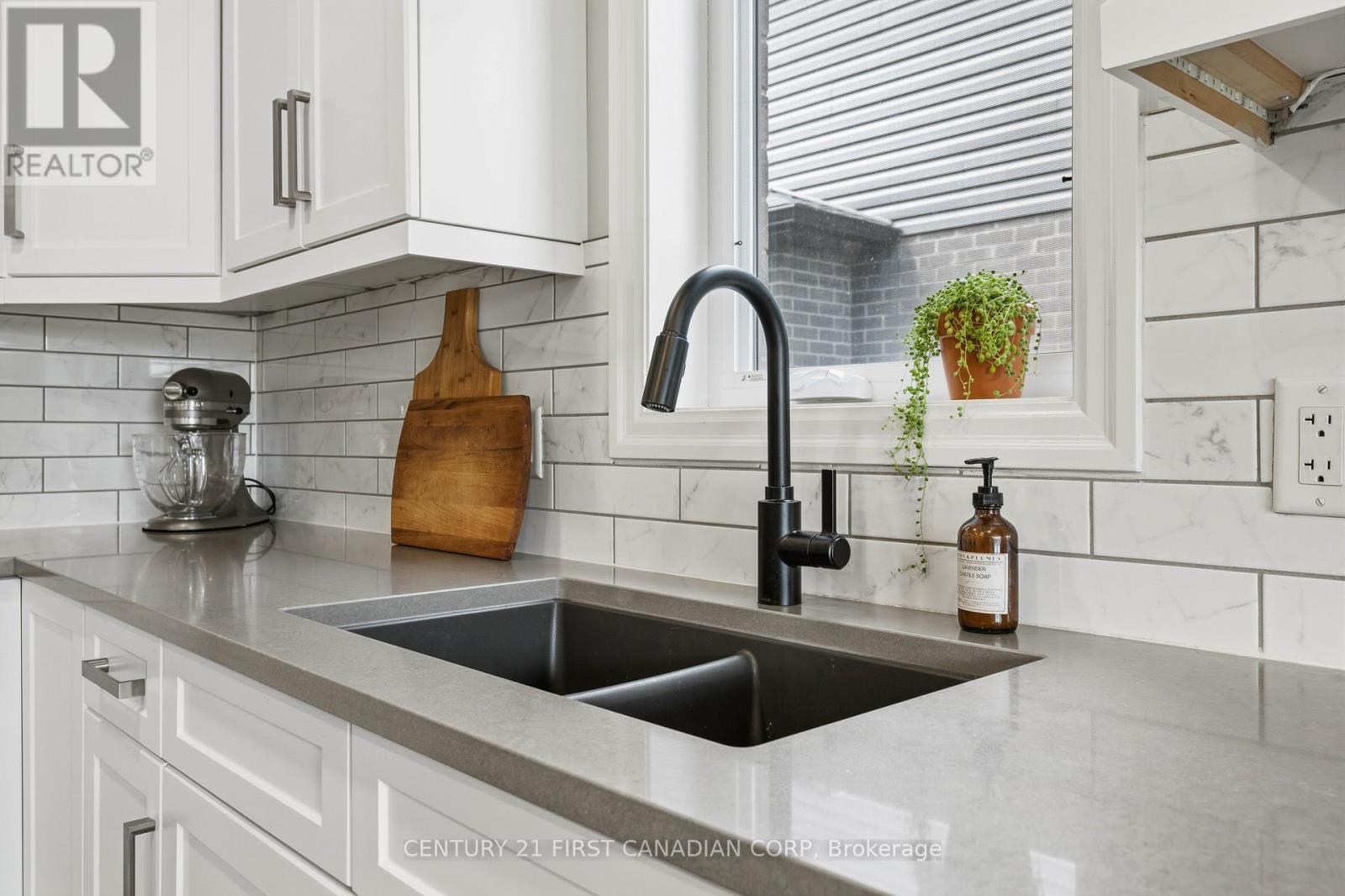 148 Gilmour Drive, Lucan Biddulph, Ontario  N0M 2J0 - Photo 8 - X13431824