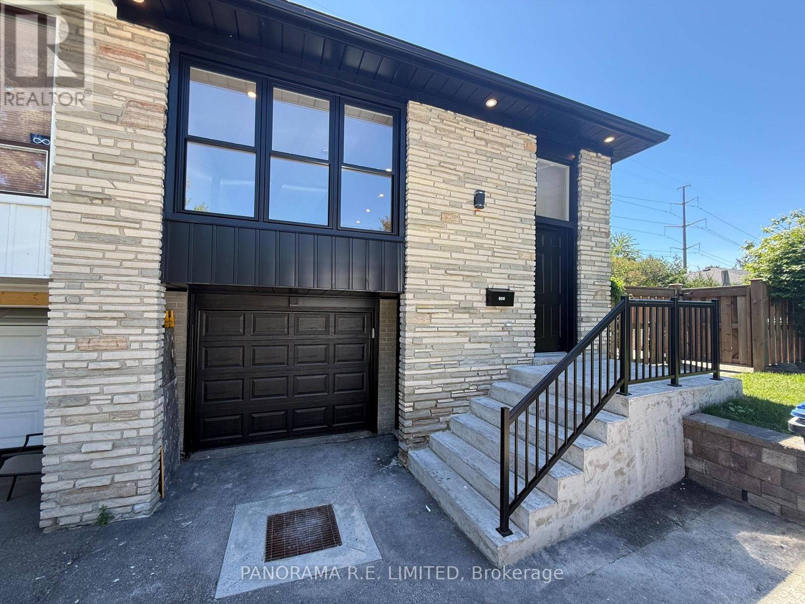 MAIN - 606 ABANA ROAD, Mississauga, Ontario