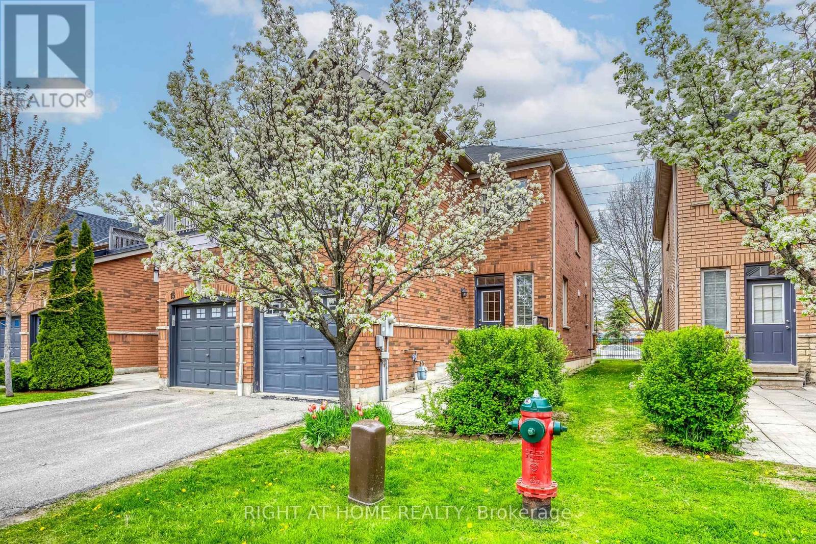 13 - 1015 Galesway Boulevard, Mississauga, Ontario  L5V 0A8 - Photo 2 - W13431466