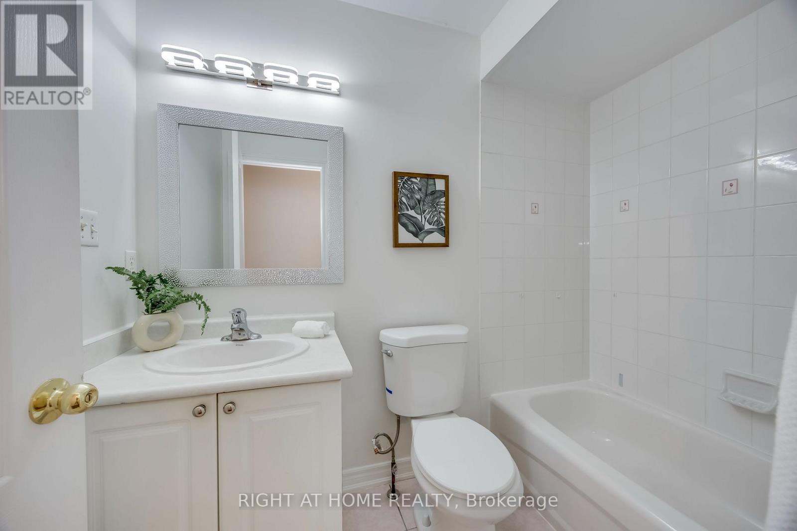 13 - 1015 Galesway Boulevard, Mississauga, Ontario  L5V 0A8 - Photo 29 - W13431466