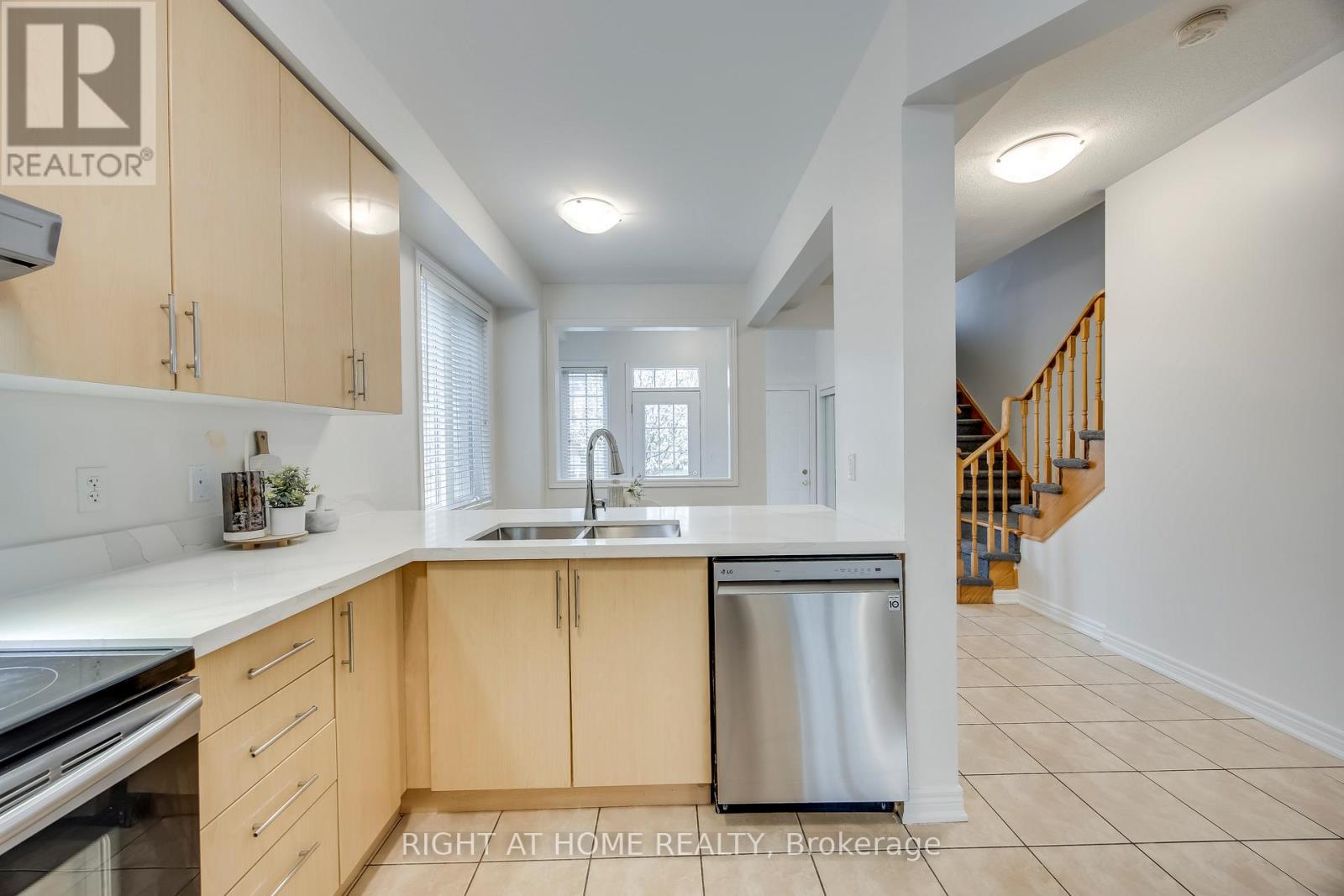 13 - 1015 Galesway Boulevard, Mississauga, Ontario  L5V 0A8 - Photo 8 - W13431466