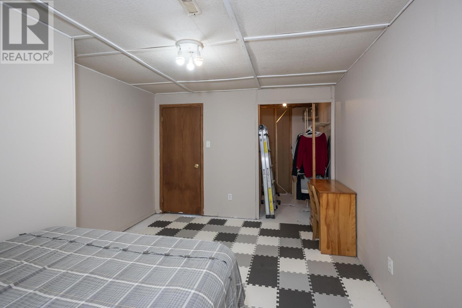 205 Linden Ct, Thunder Bay, Ontario  P7B 6R6 - Photo 40 - TB2601454