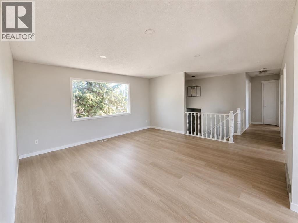 215 Penbrooke Way Se, Calgary, Alberta  T2A 3S7 - Photo 7 - A2317391