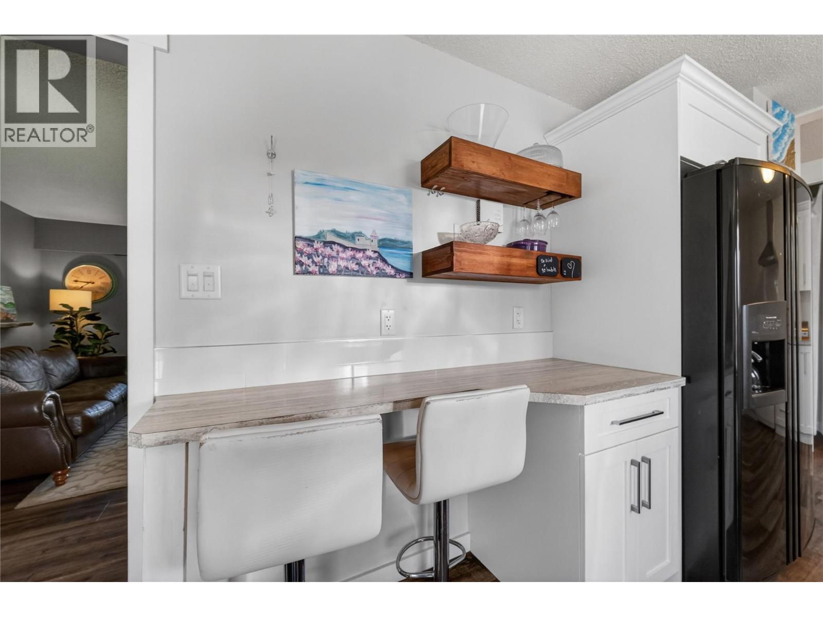 691 3 Street SE, Salmon Arm, British Columbia  V1E 4G9 - Photo 10 - 10389492
